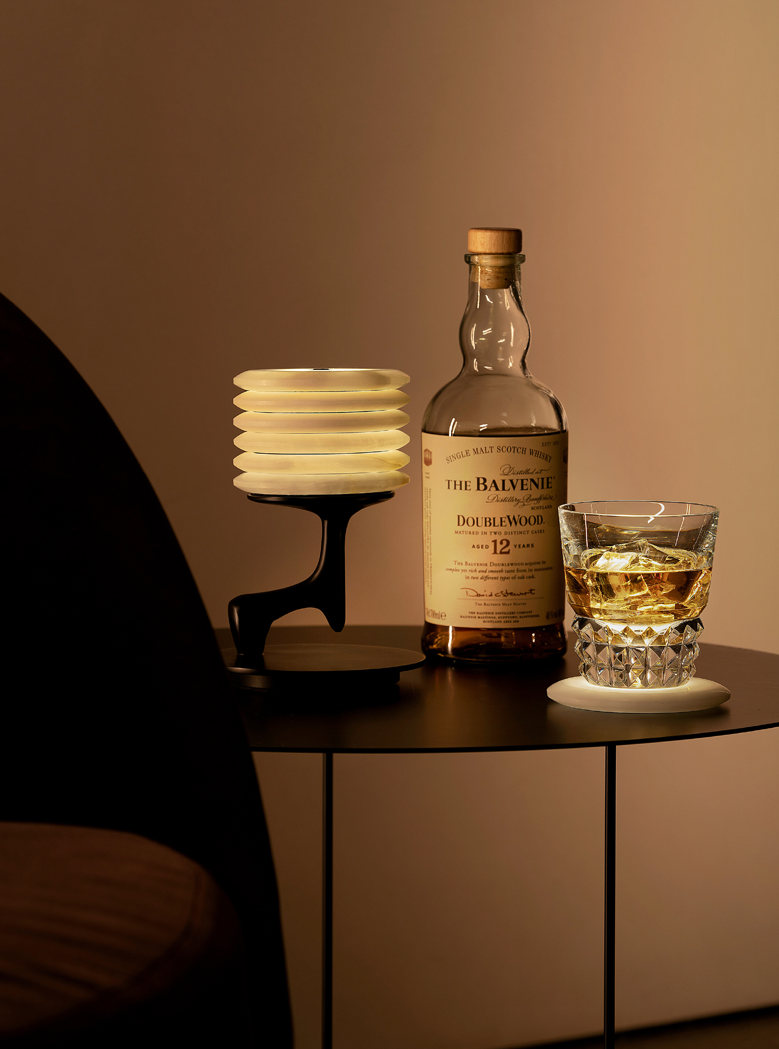 Moorgen x Steve Leung Smart Charging Desk Lamp