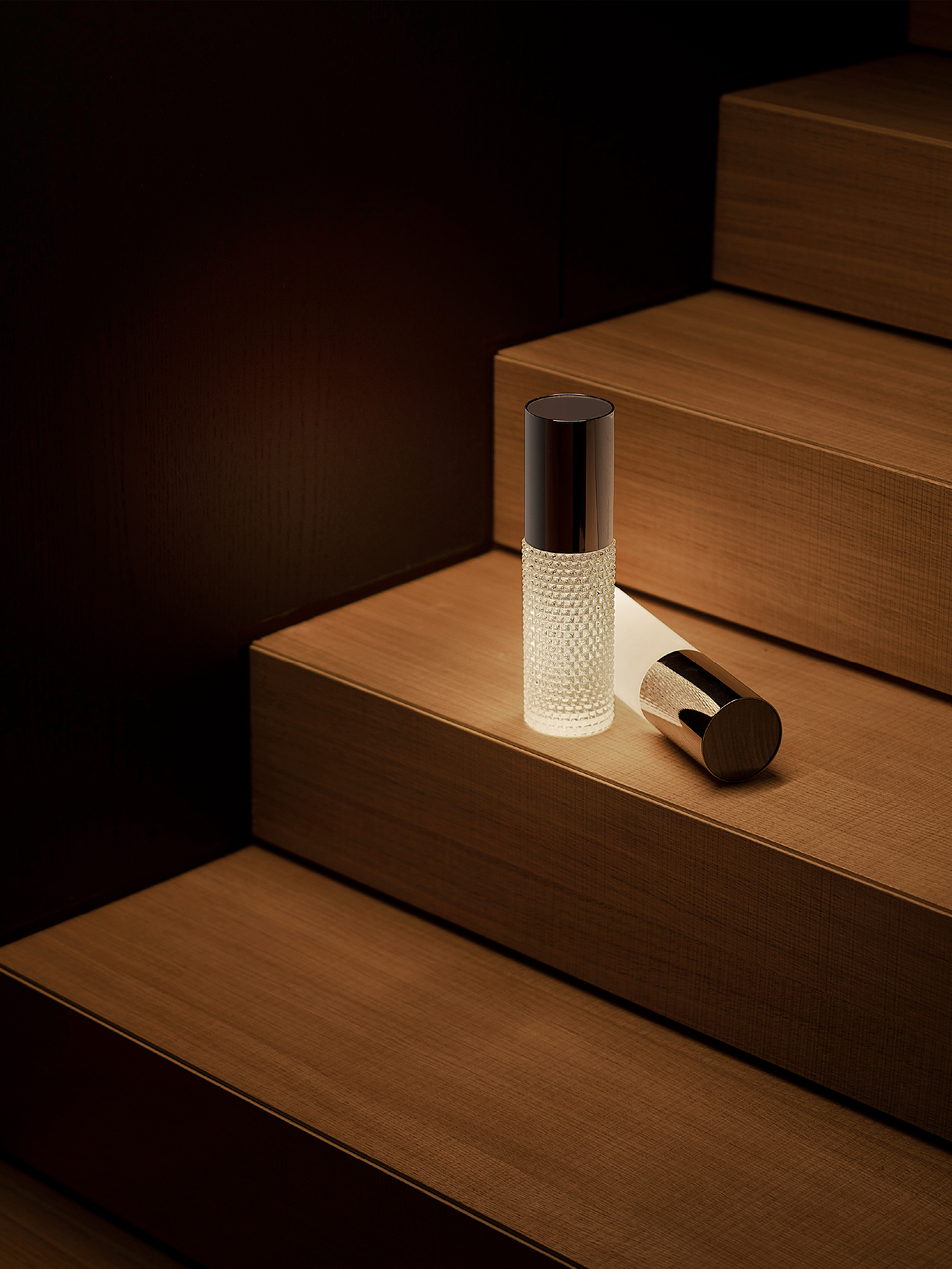 Moorgen Smart Diffused Charging Desk Lamp