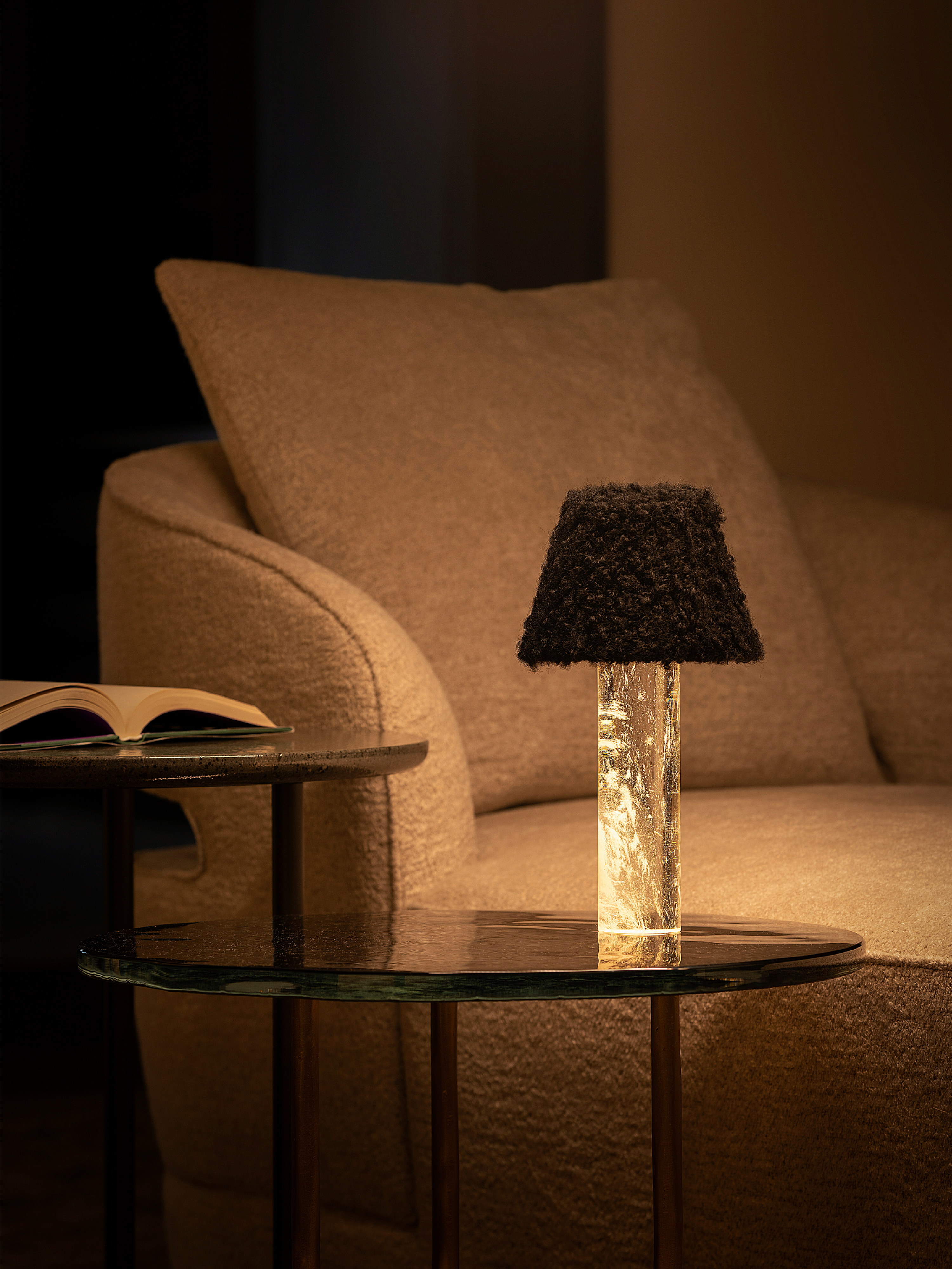 Moorgen Smart Charging Desk Lamp