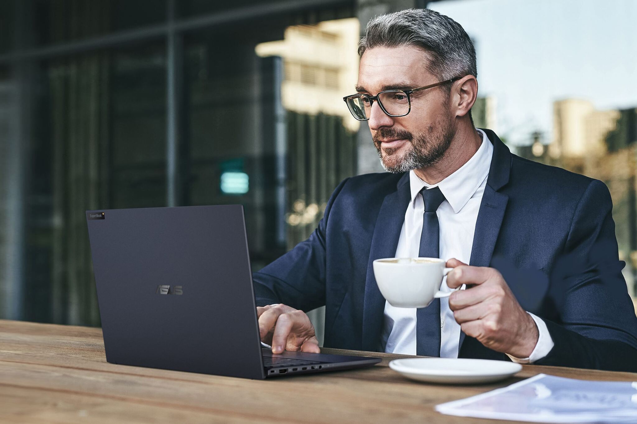 ASUS Expertbook B9 OLED