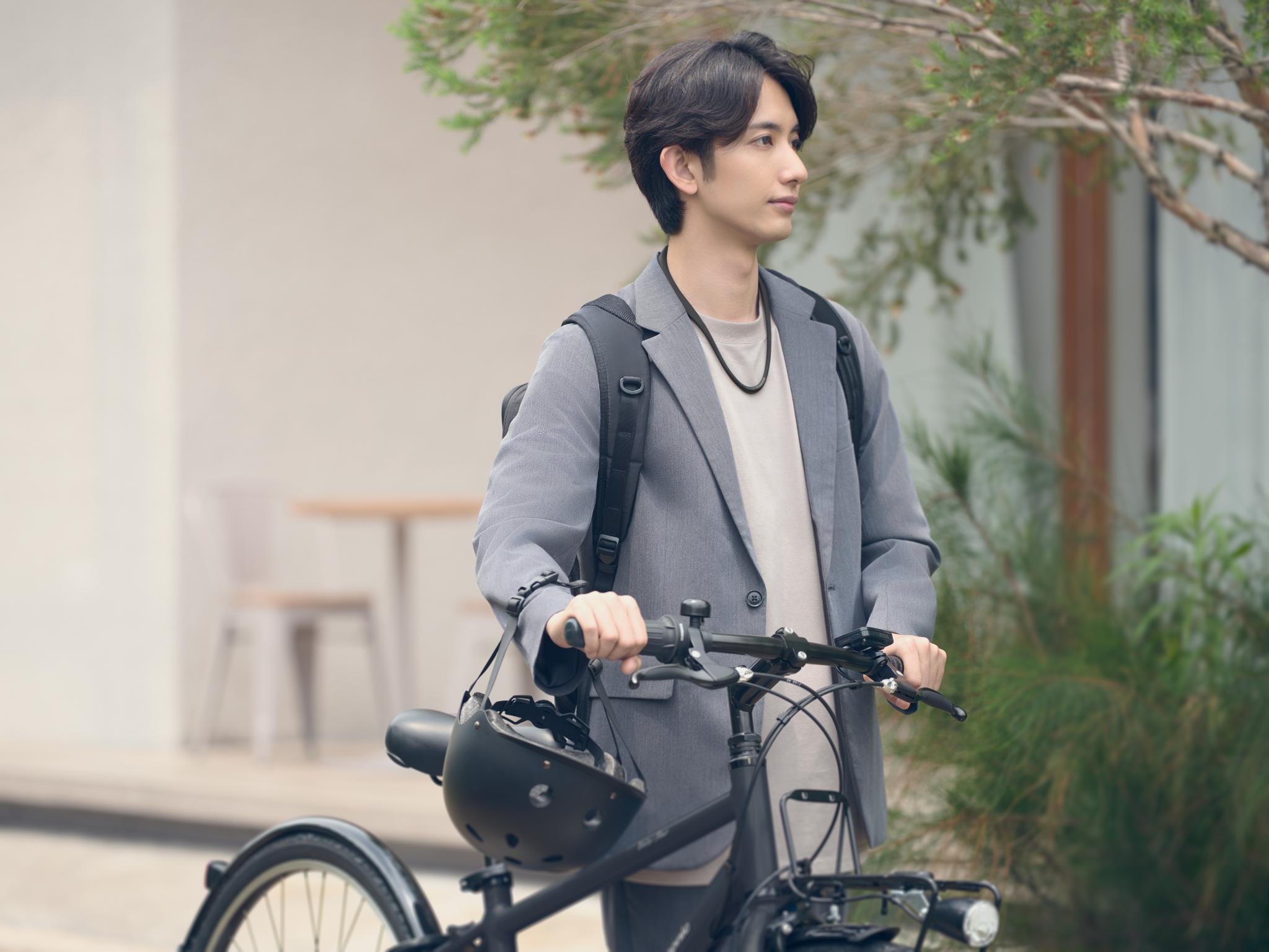 Panasonic CoriCoran-loop EW-RA520