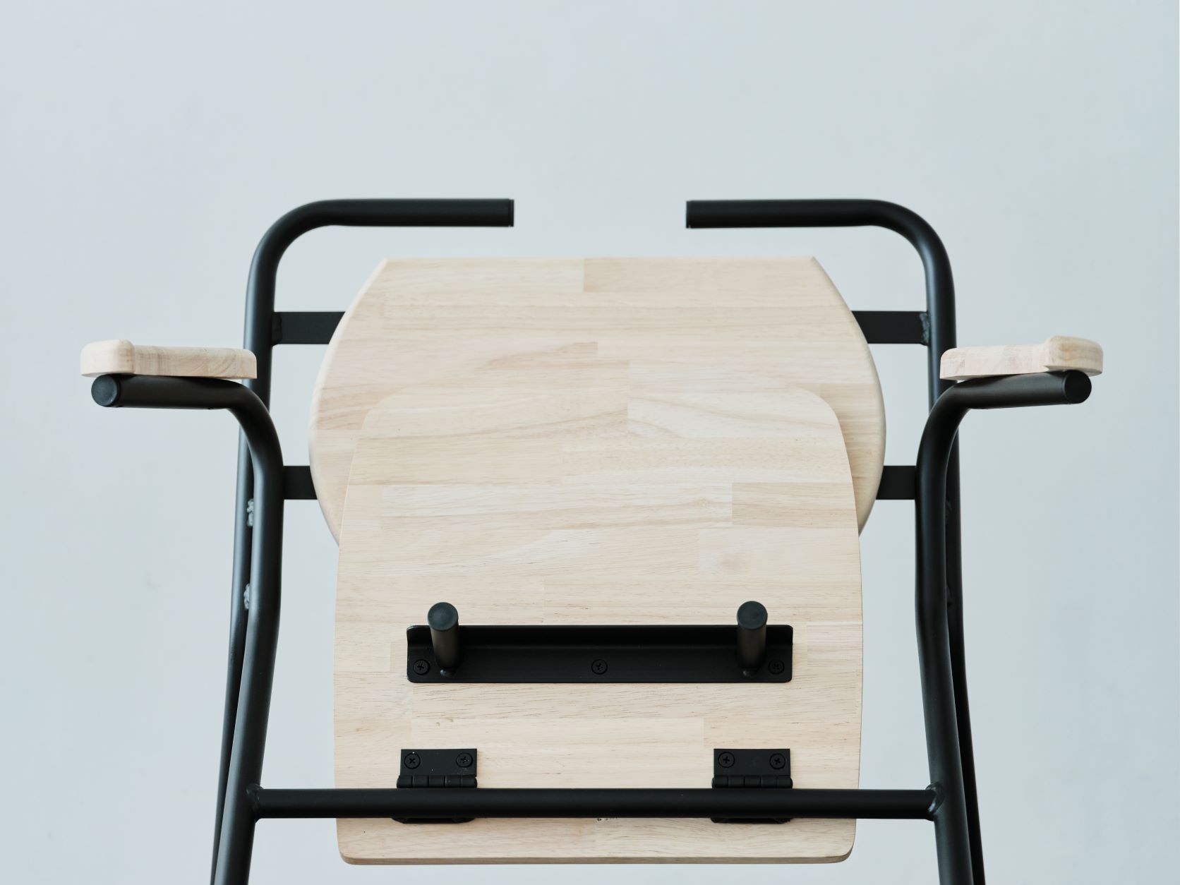 STACKABLE WHEELCHAIR by Adachi Clinic Kobe