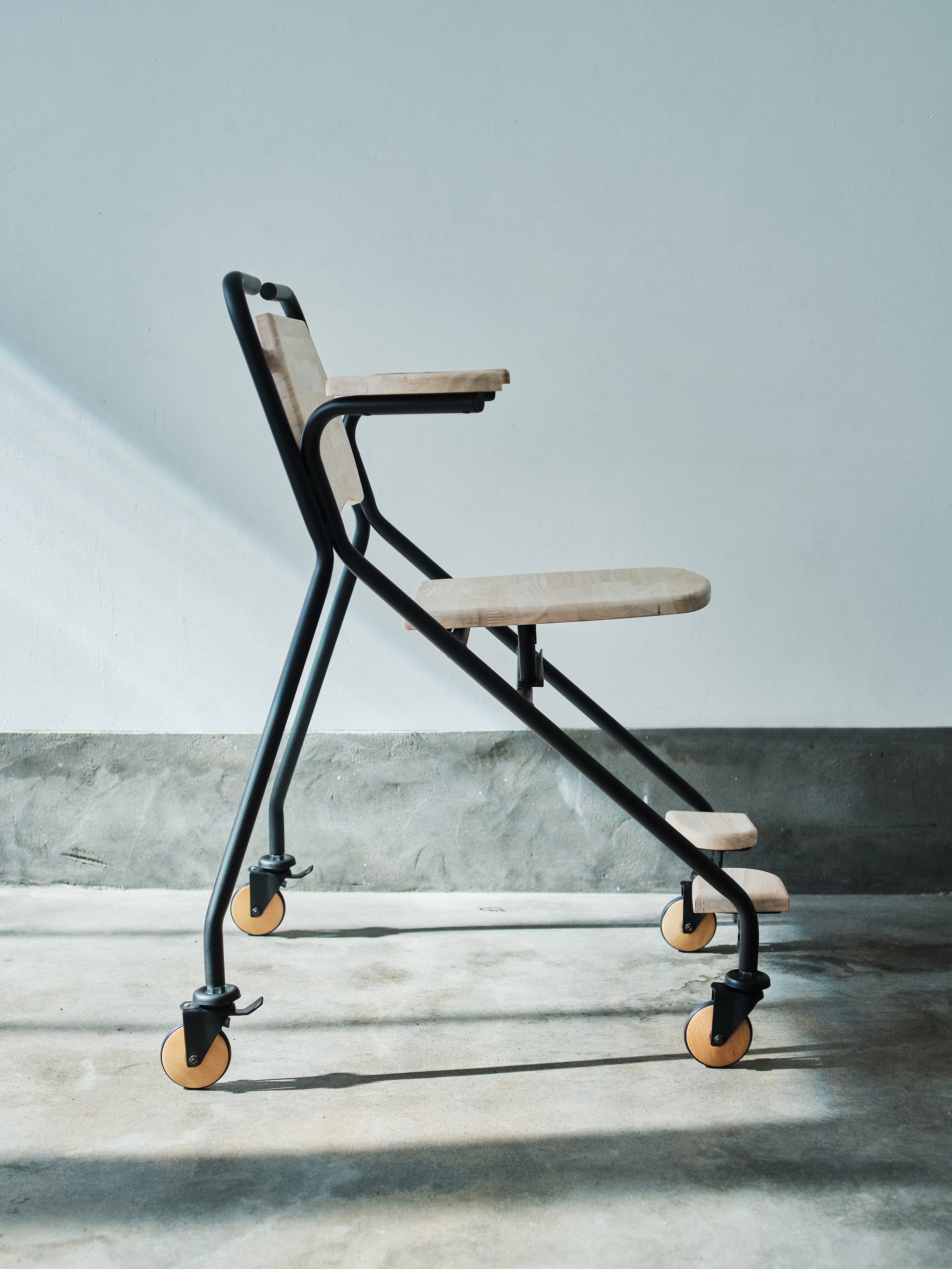 STACKABLE WHEELCHAIR by Adachi Clinic Kobe