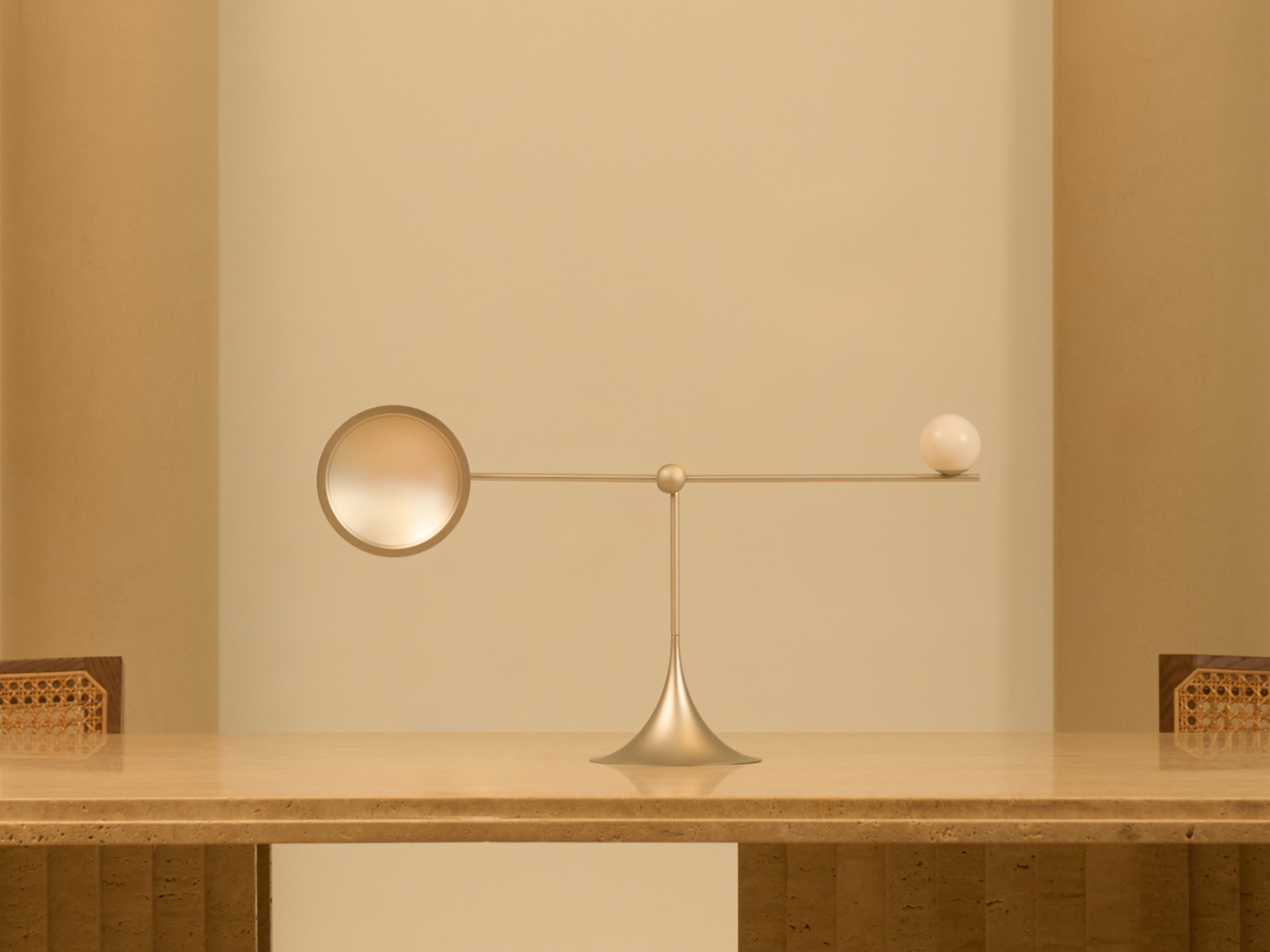 Ovo desk lamp