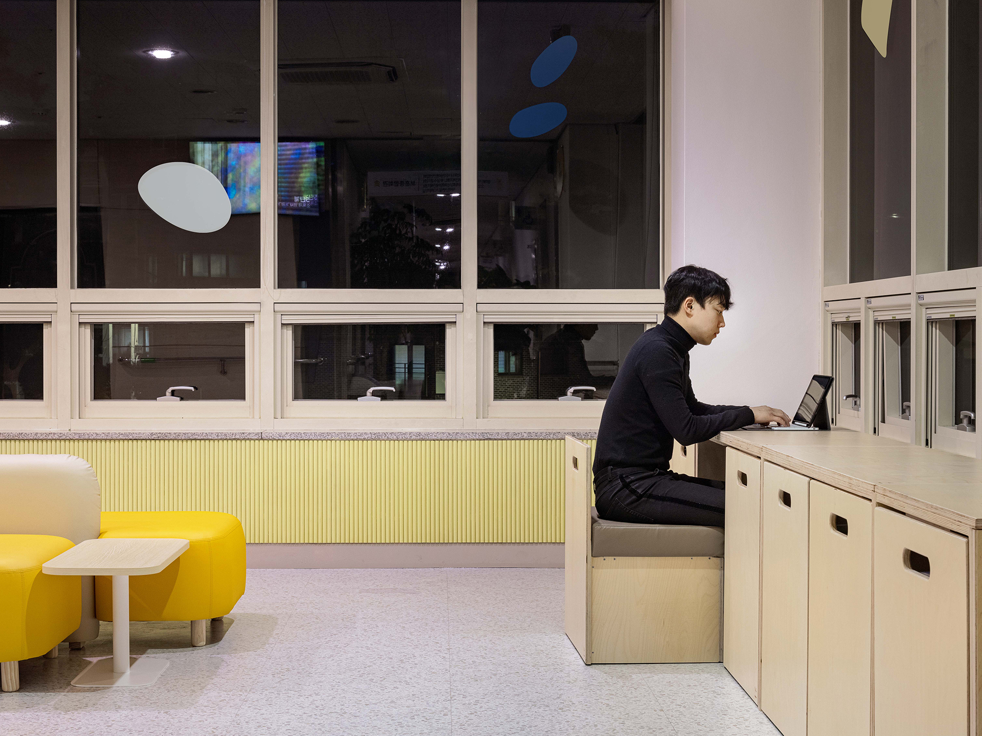 1000 Seats 1000 Feelings 1000 Words