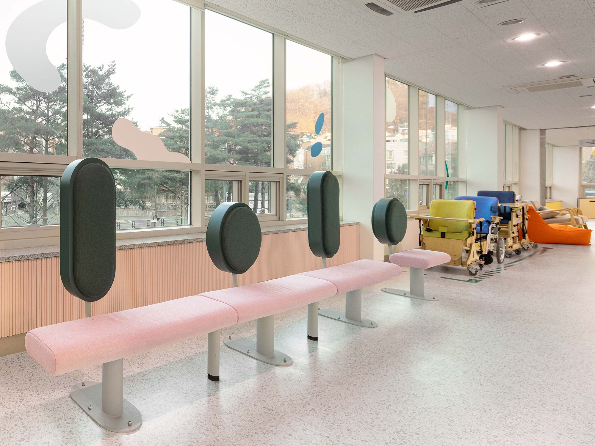 1000 Seats 1000 Feelings 1000 Words