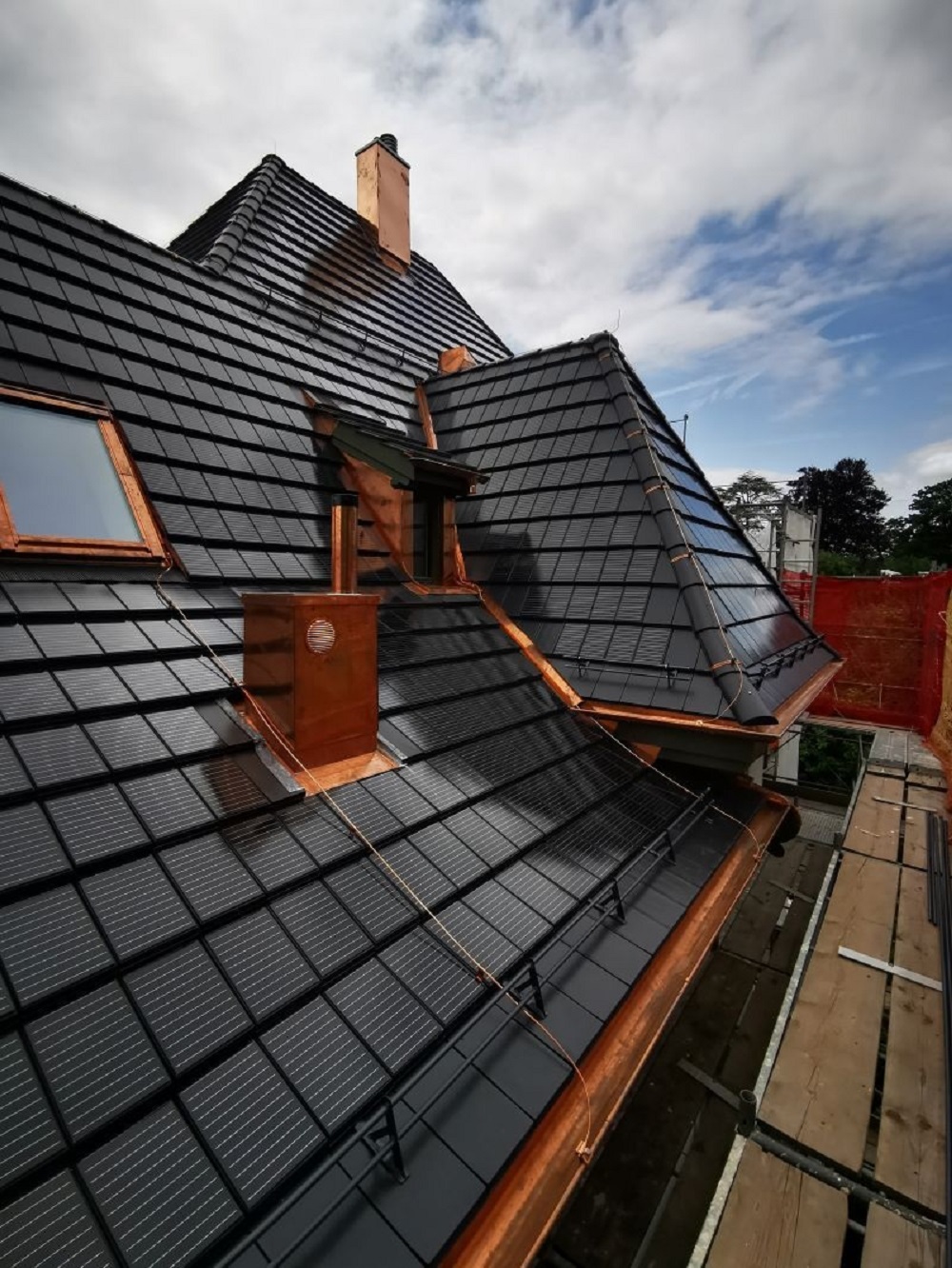 autarq - Building Integrated PV Roof Tiles