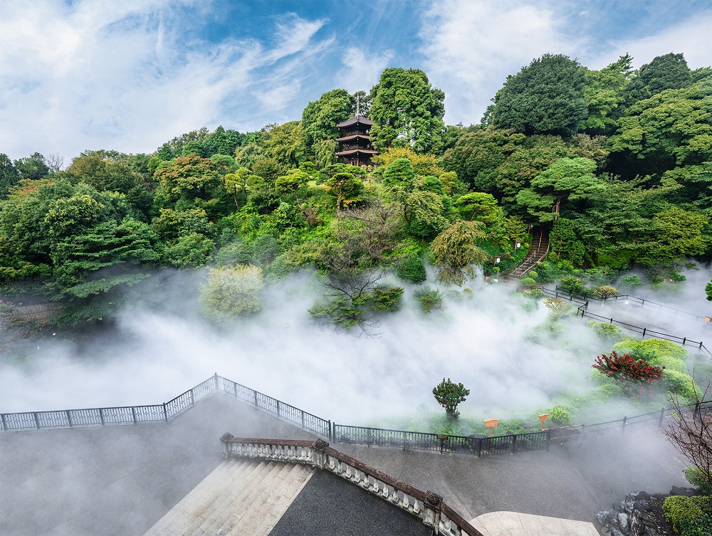 The Tokyo Sea of Clouds and the Seven Seasons