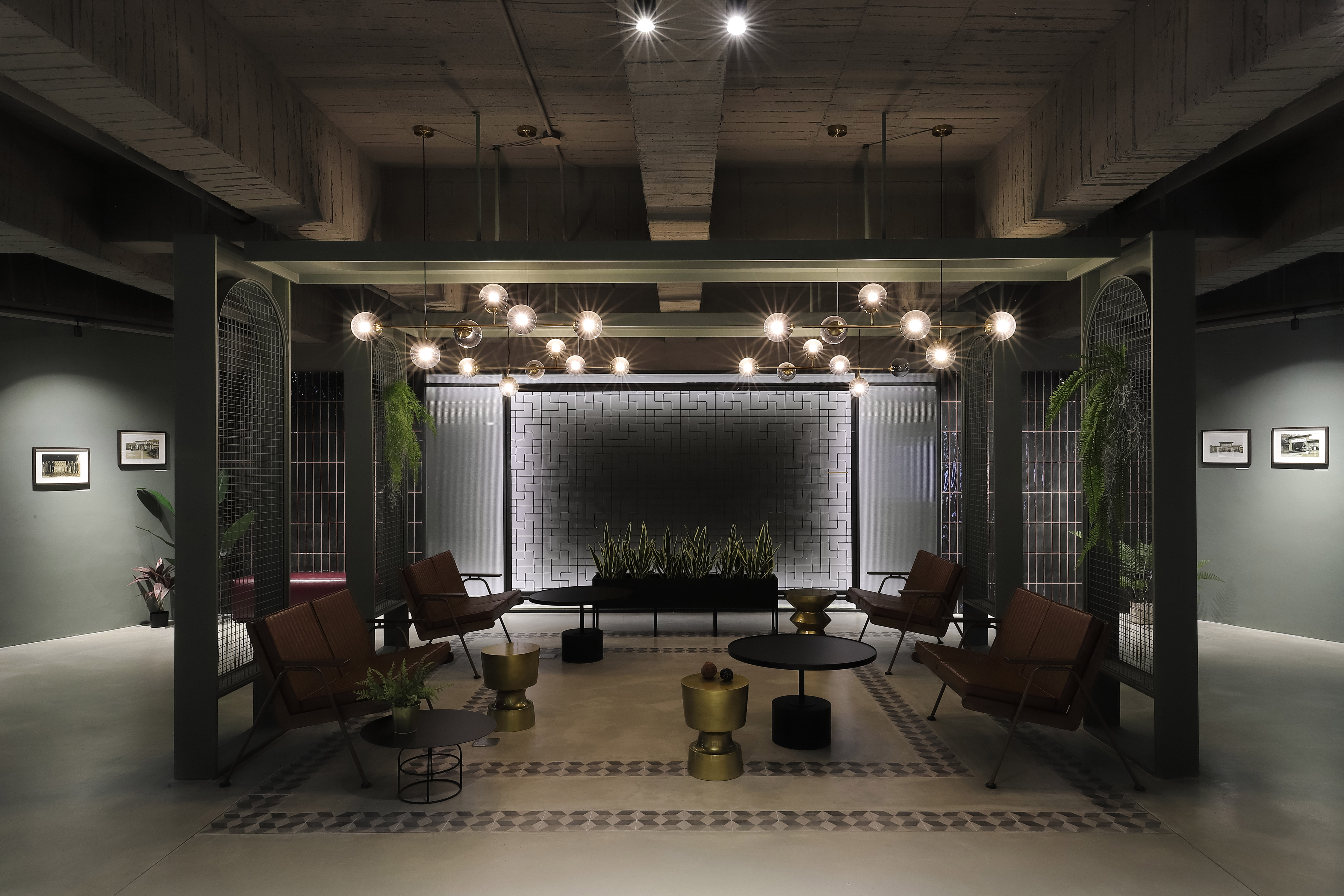 Lounge 12