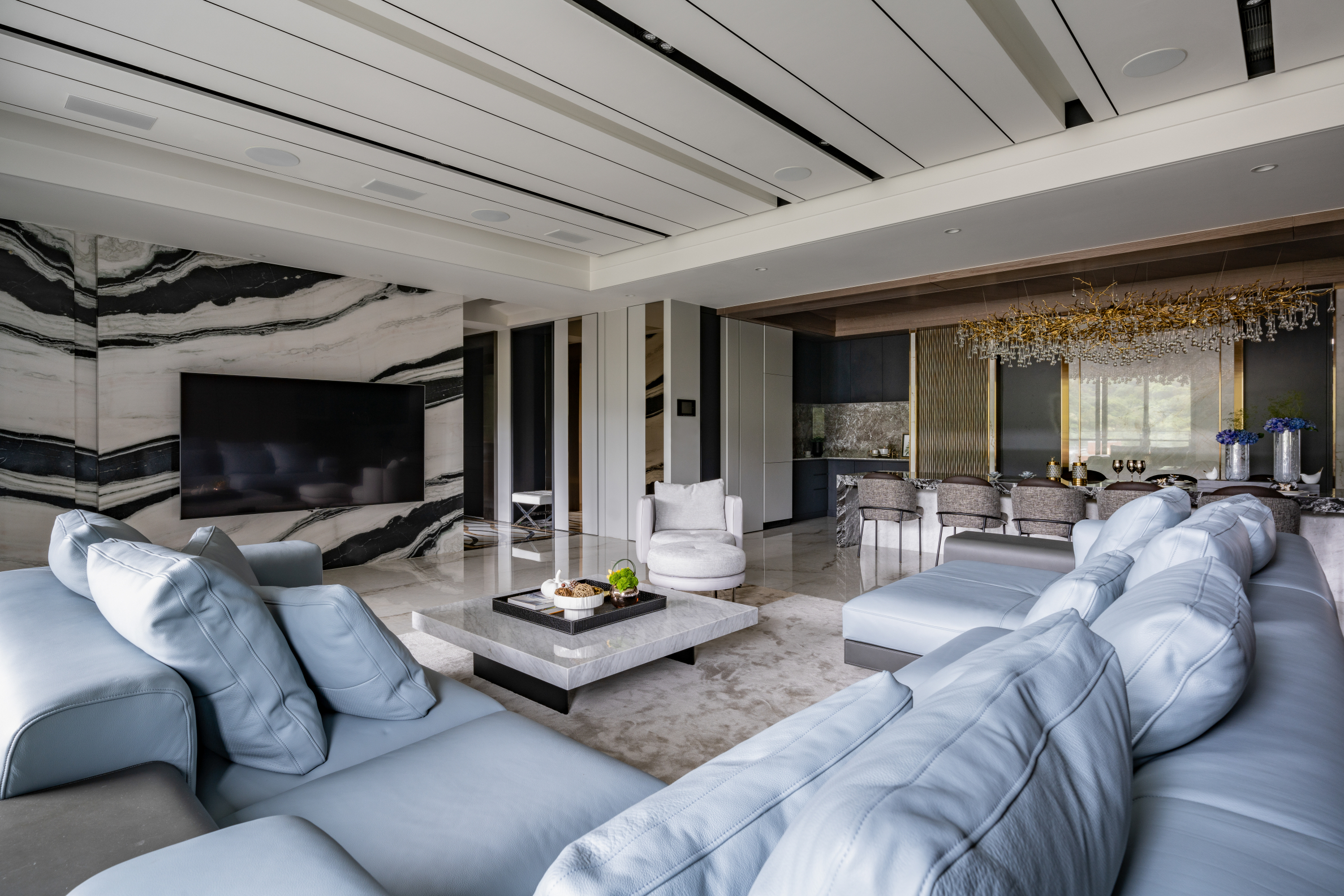 Elegant and Luxurious Mansion