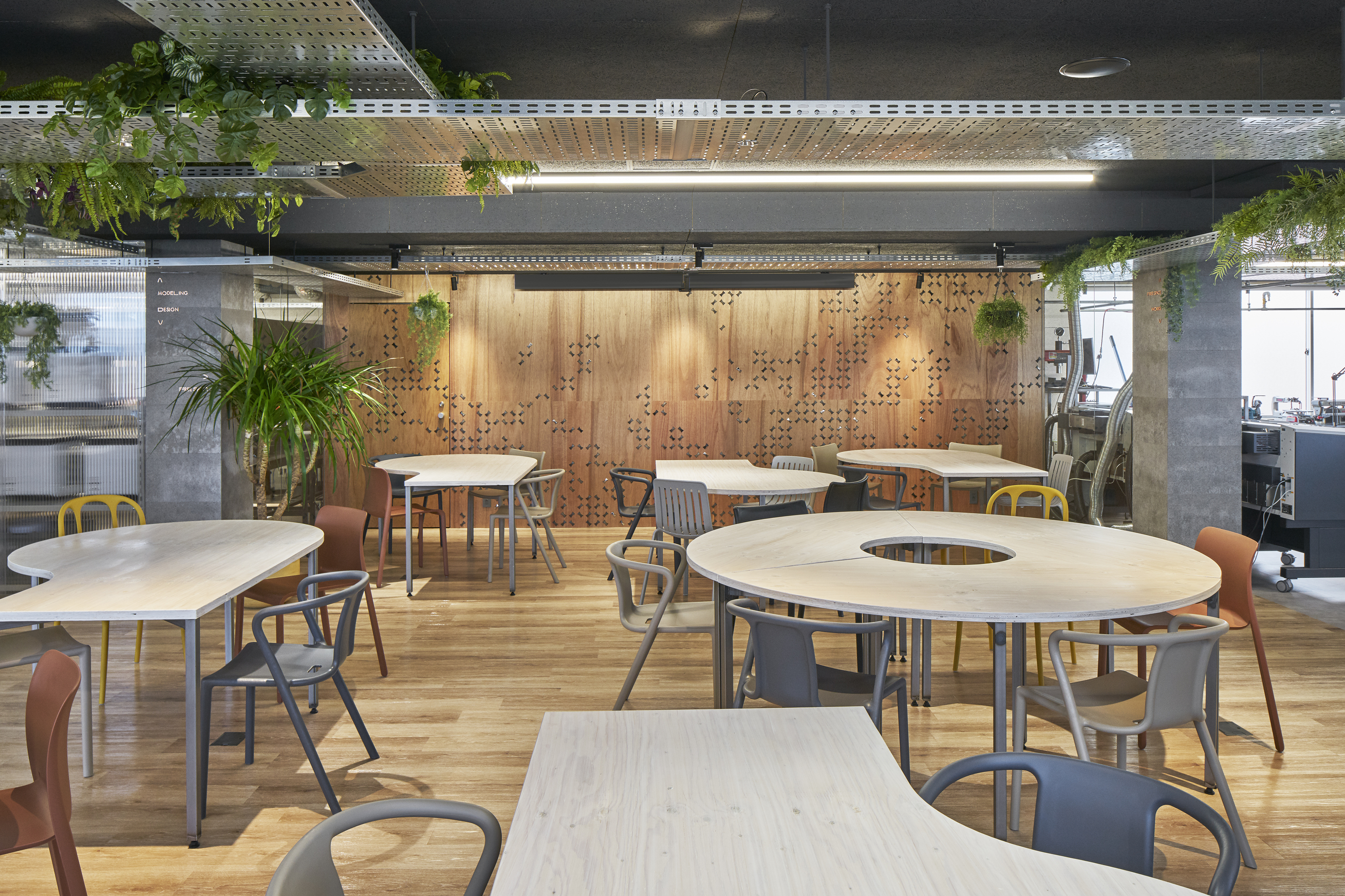 KAISHI PROFESSIONAL UNIVERSITY / KAISHI LAB