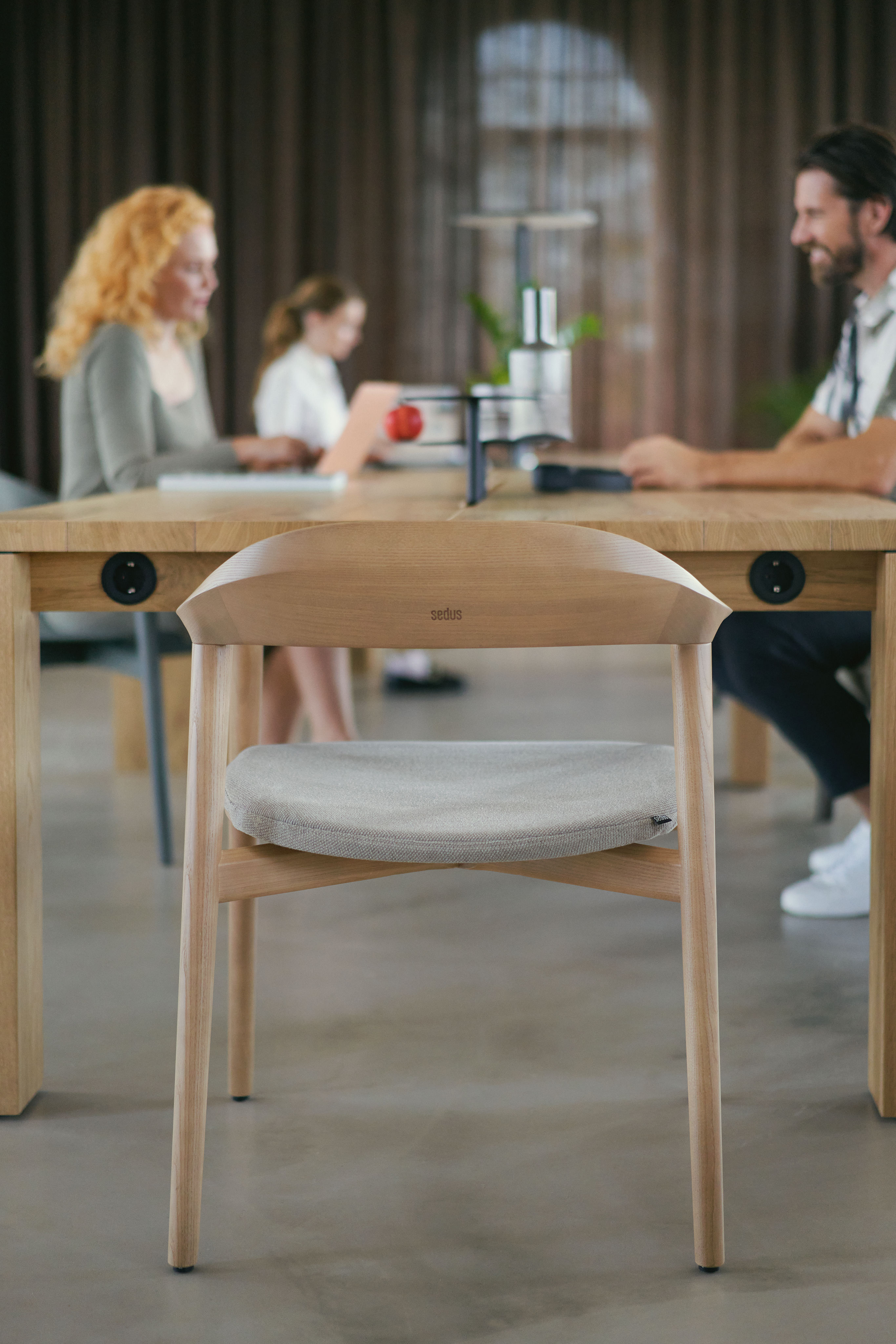 se:cafe wooden chair