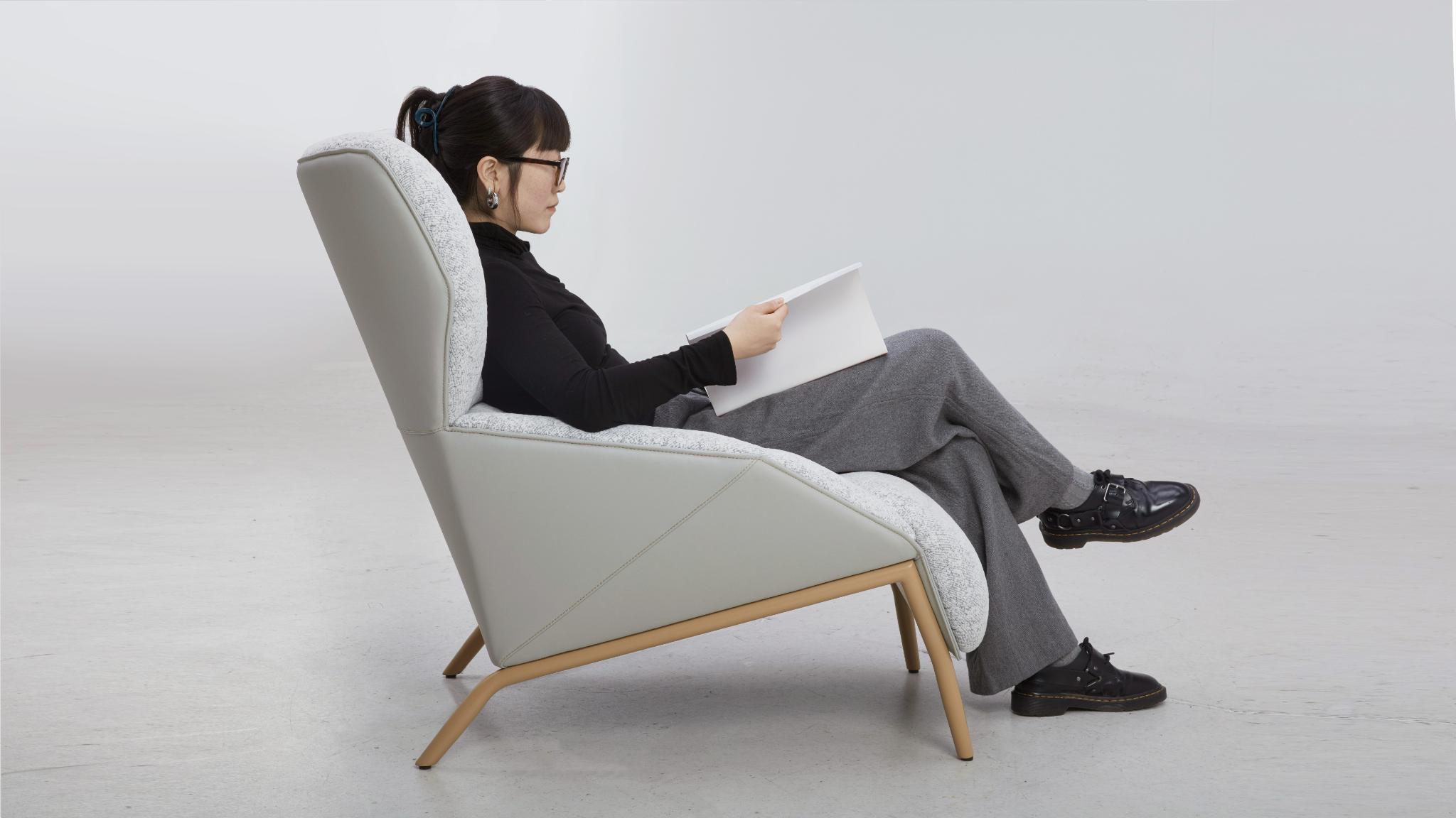 Zhi-Yuan Armchair