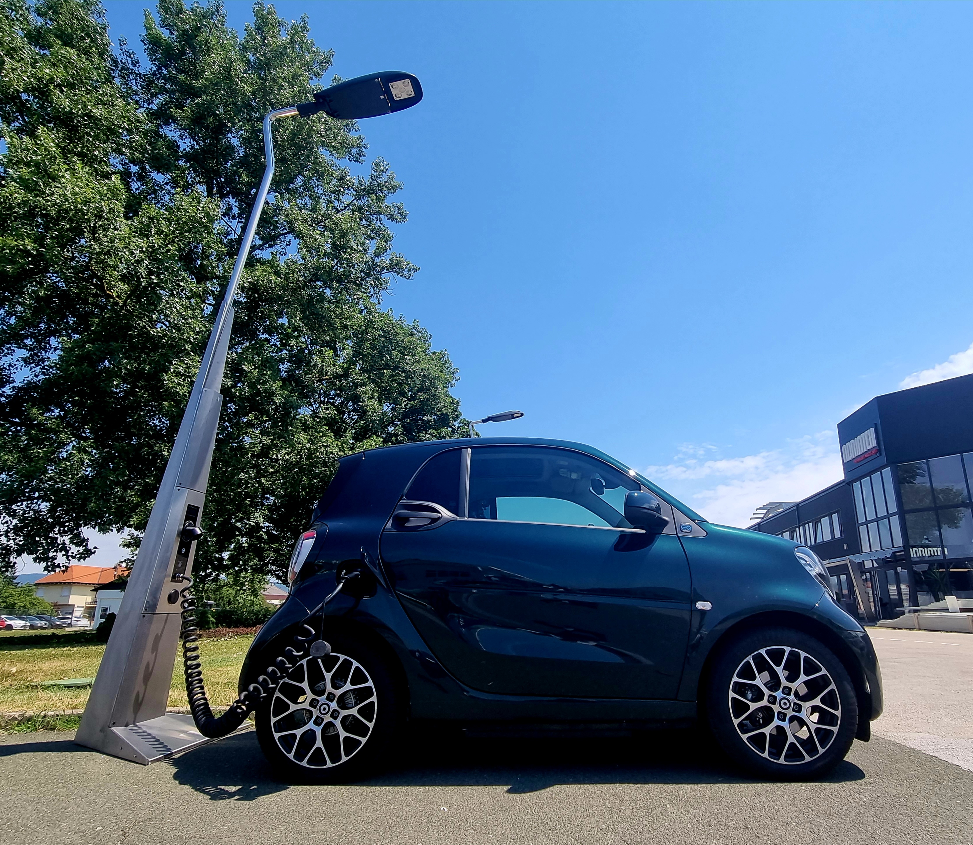 Concorde Stekerr - EV charger in lamp post