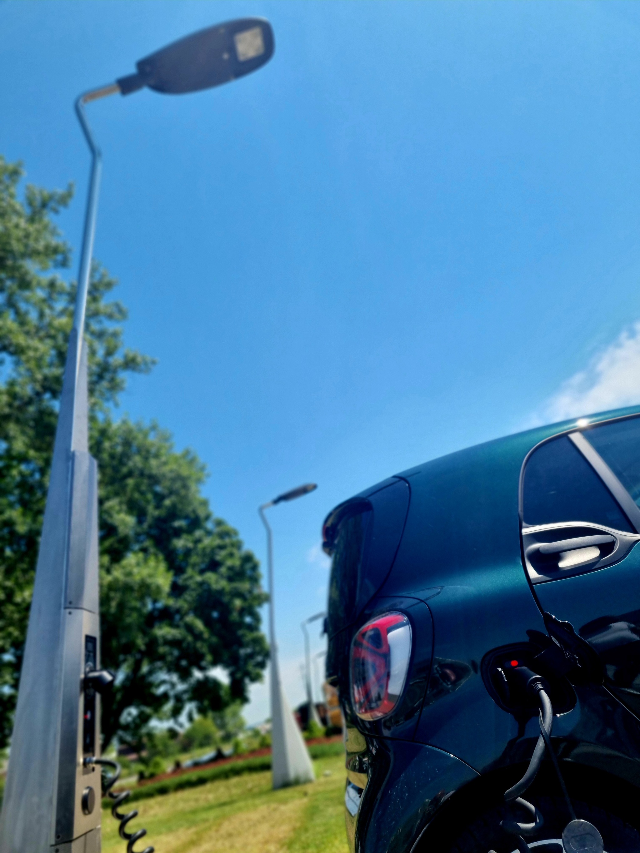 Concorde Stekerr - EV charger in lamp post