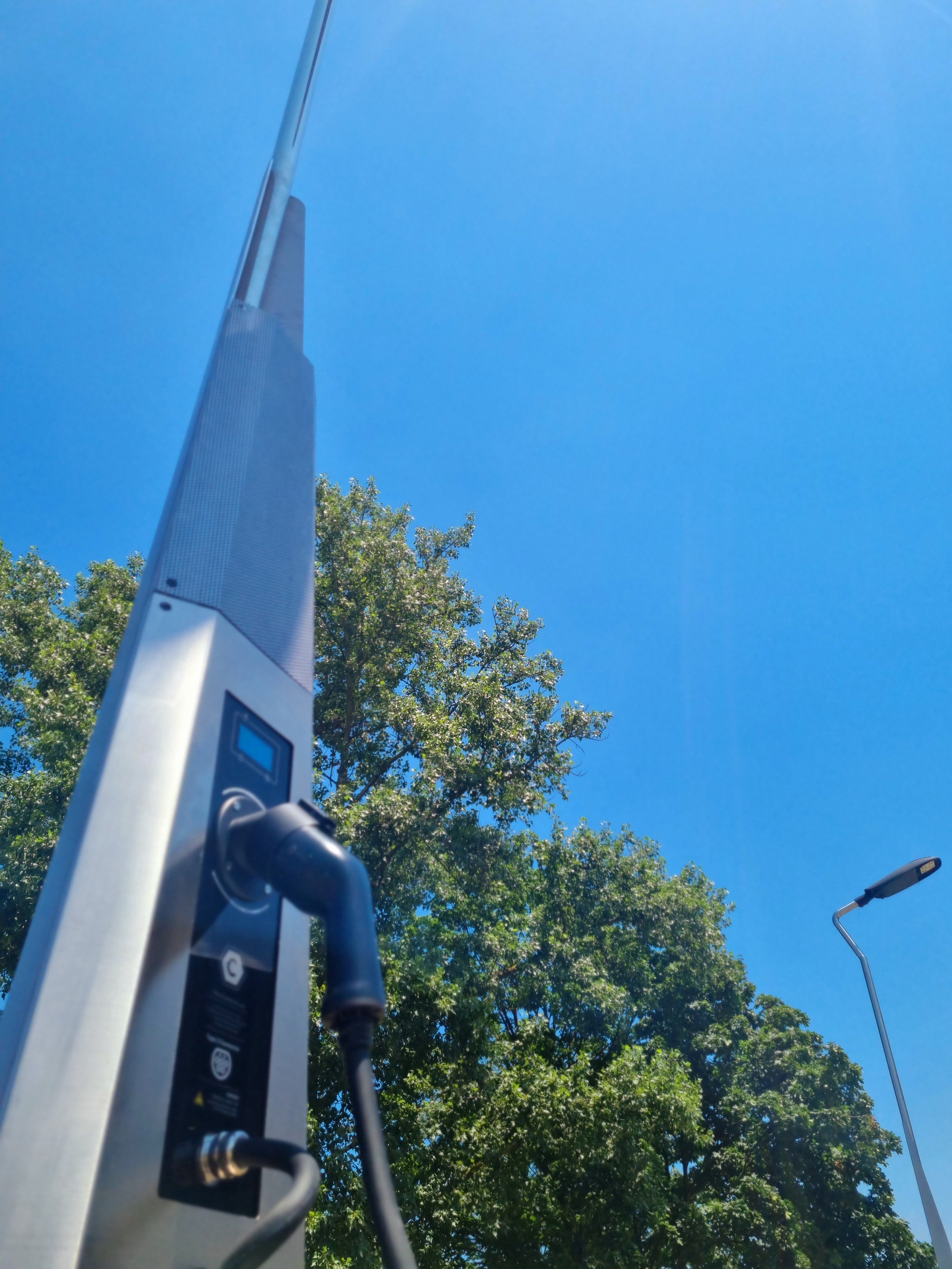Concorde Stekerr - EV charger in lamp post