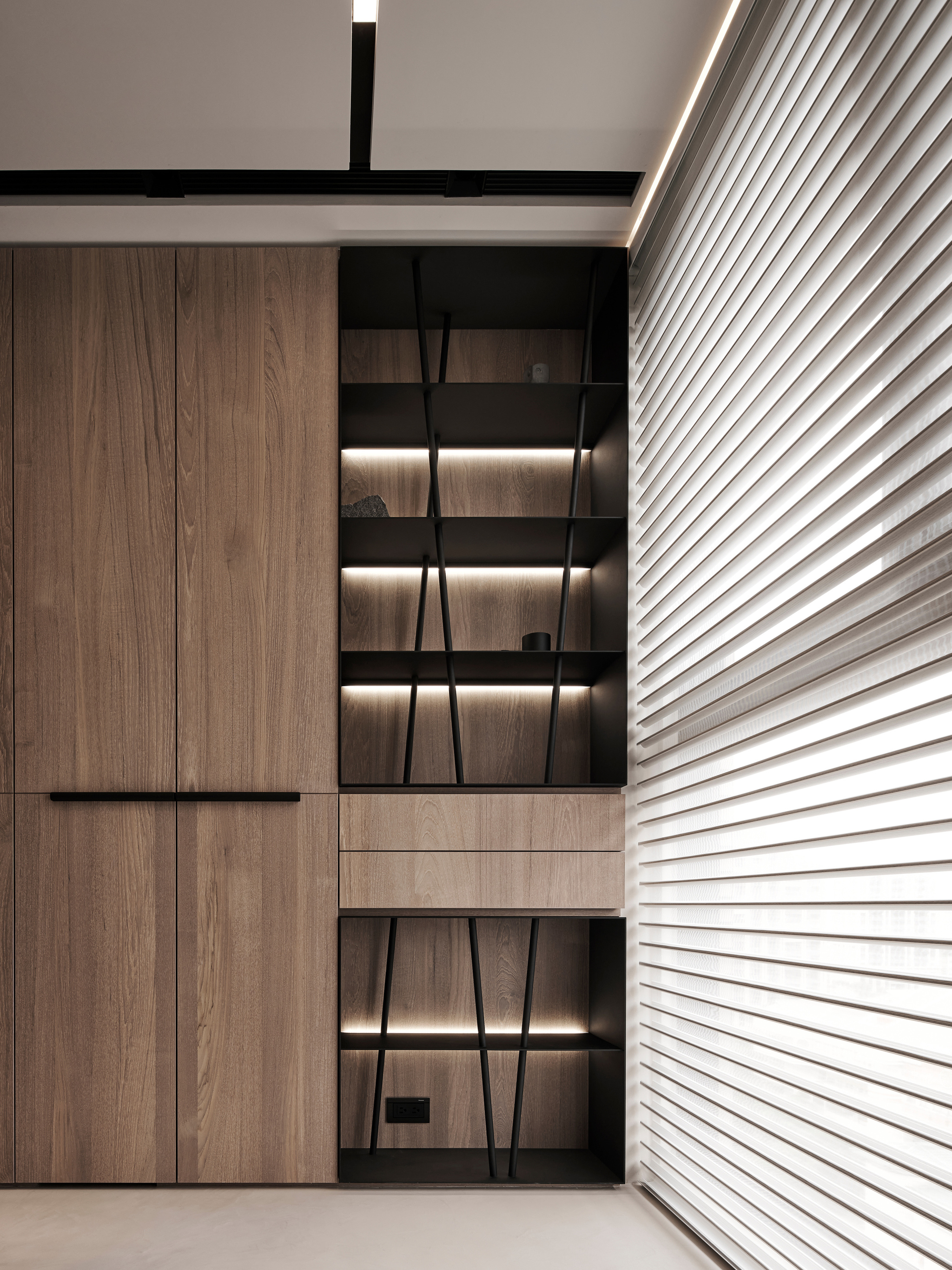 Variable and tranquil house