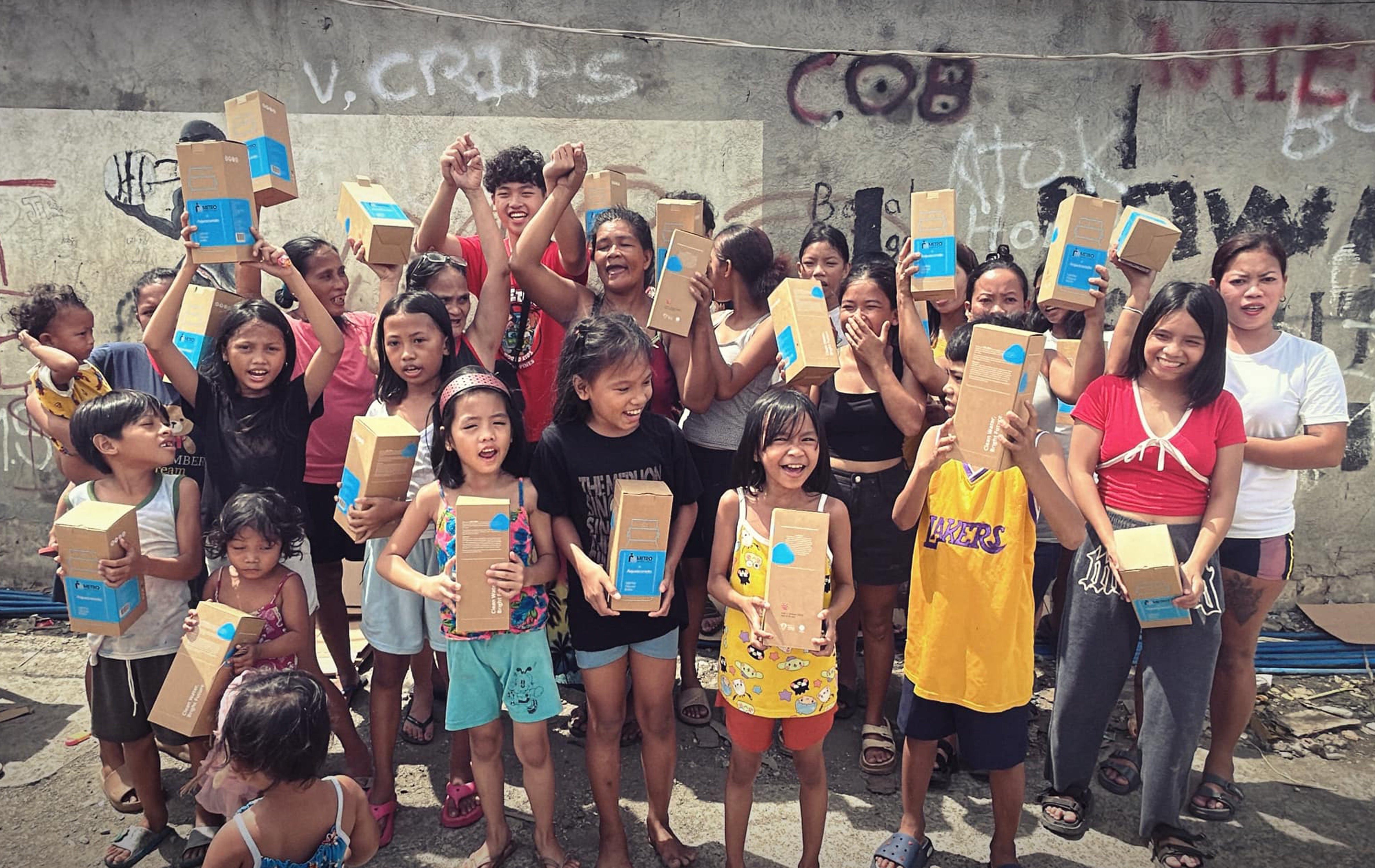 Aquacendo LightUp Filtered Bottle