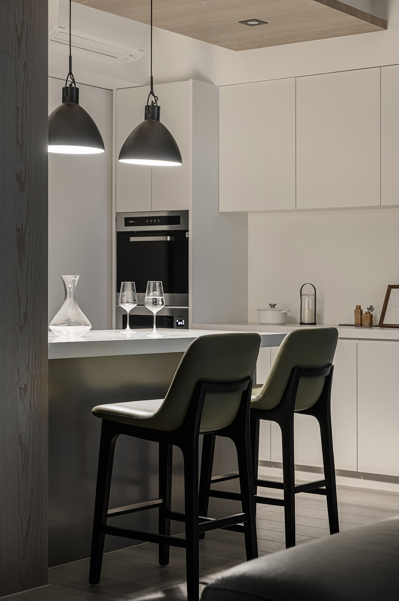 Evokes a peaceful and comfortable feeling