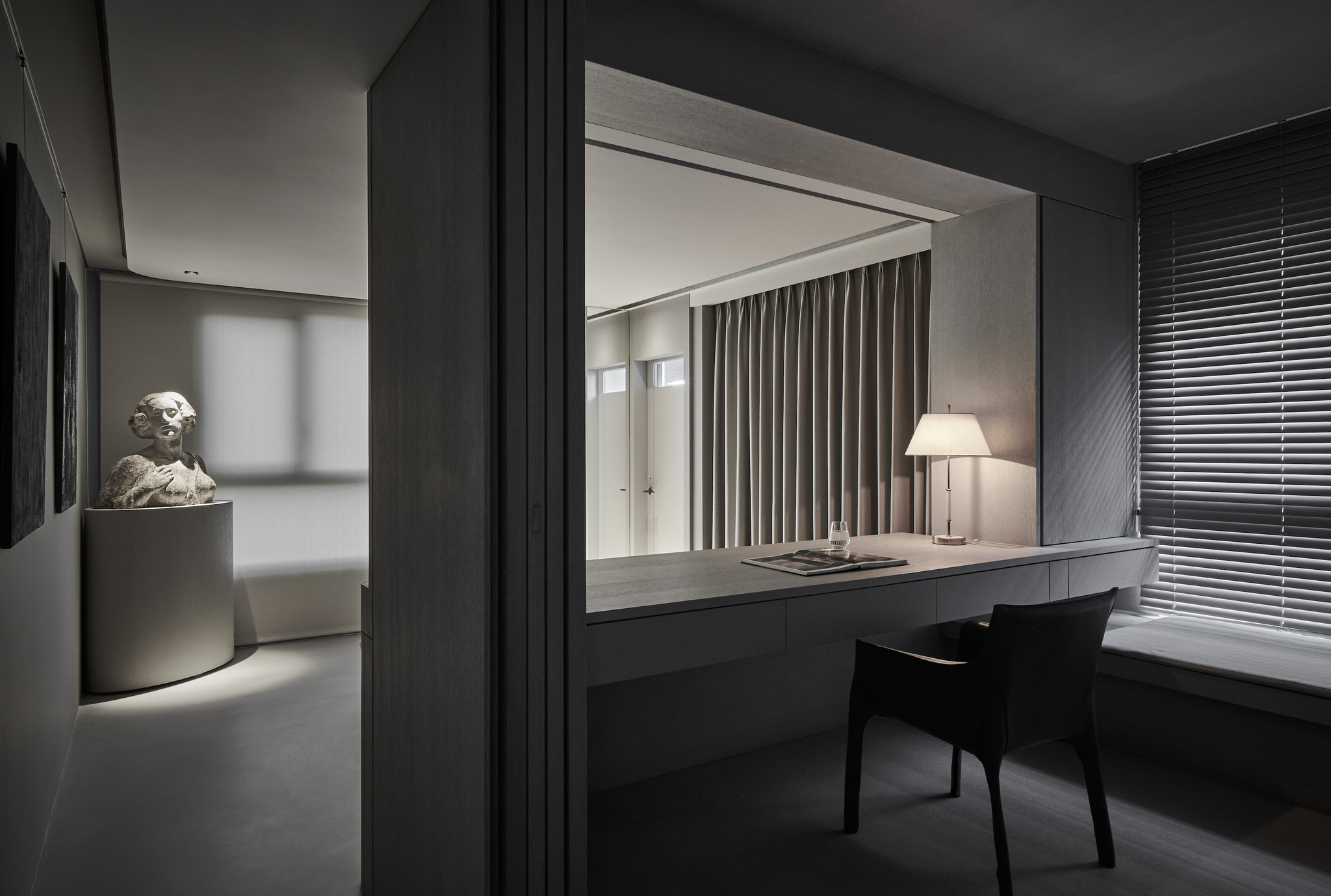 In the trail of light