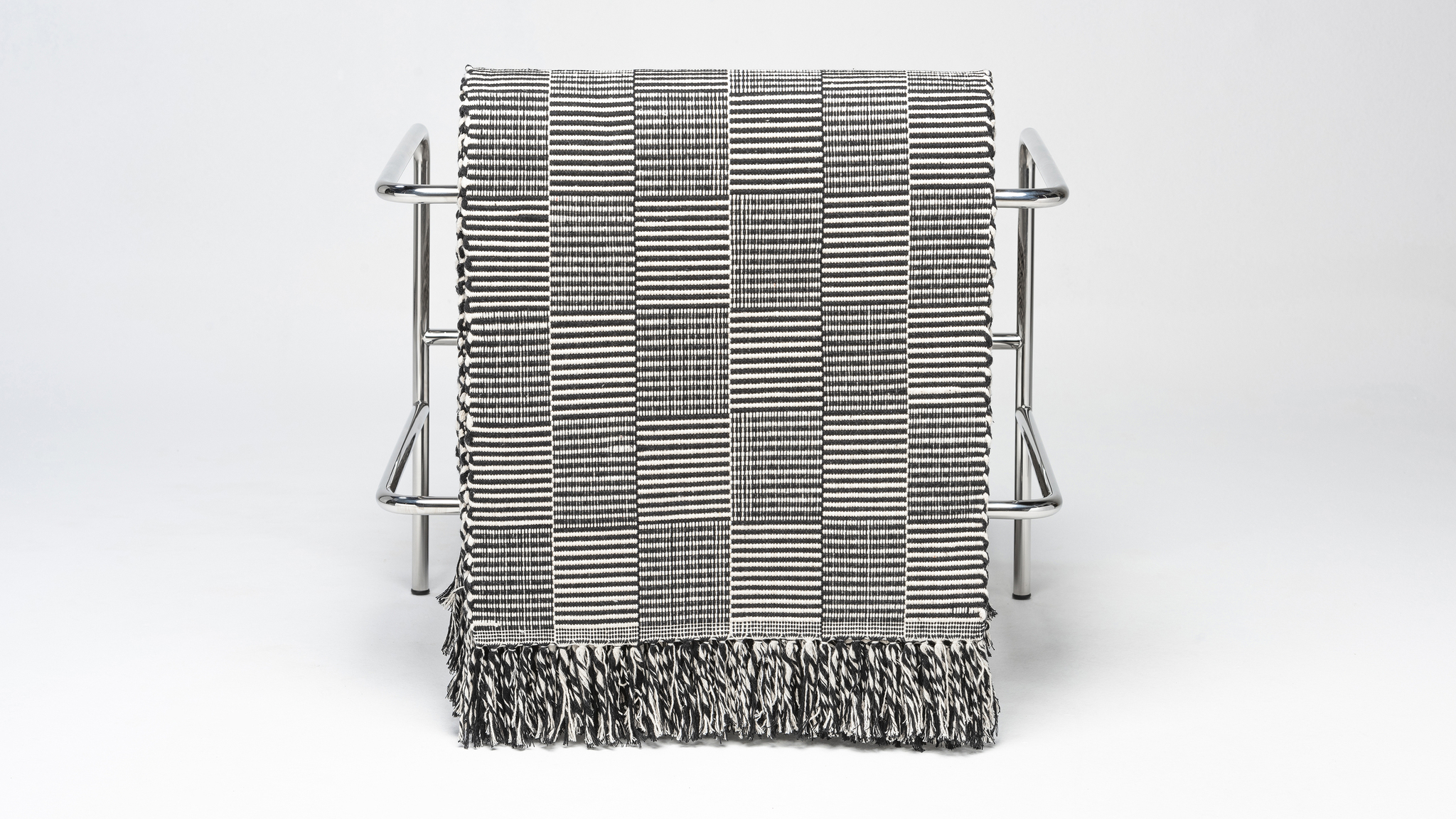 Varal Armchair