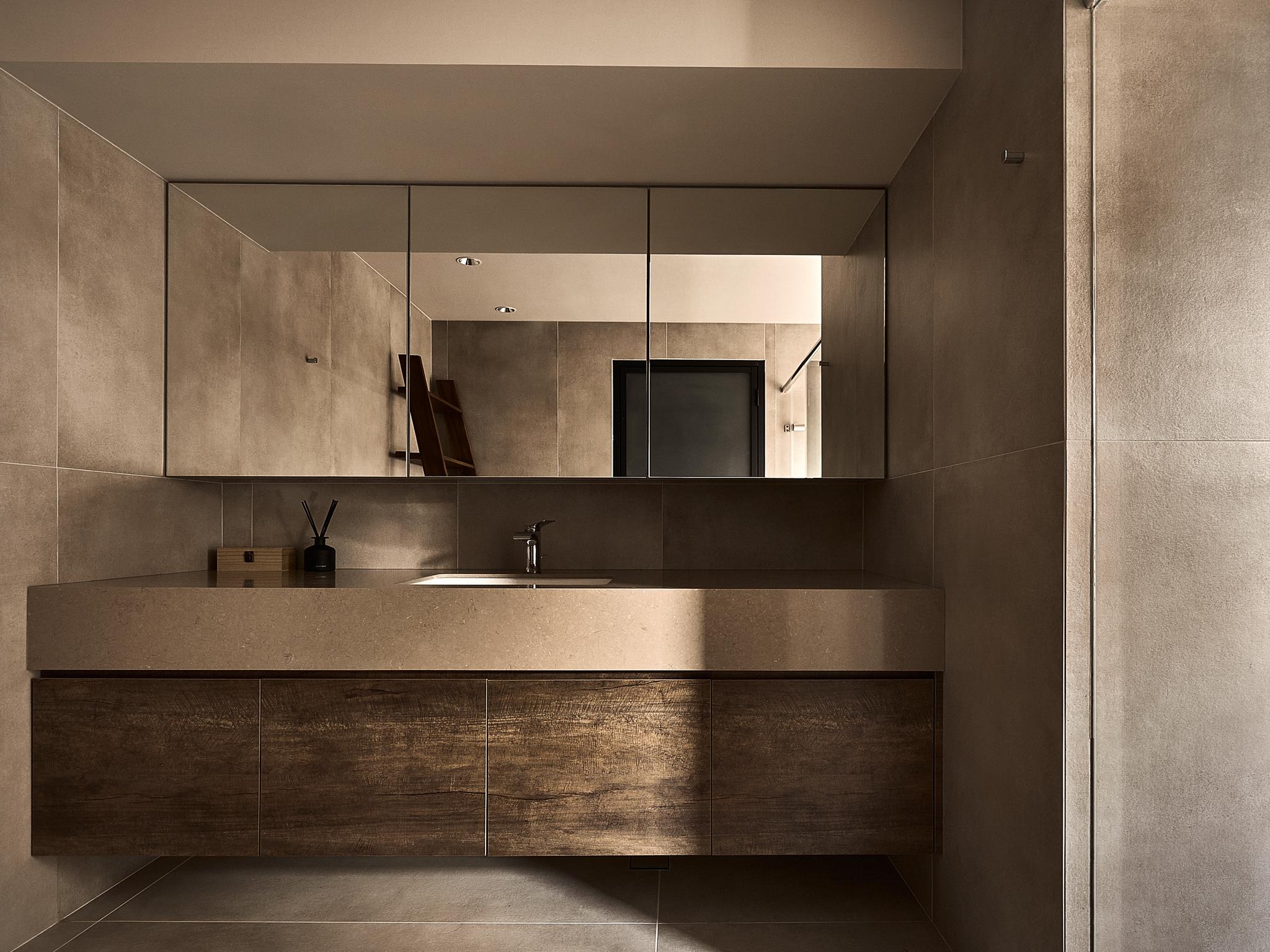 Amber Realm of Serenity