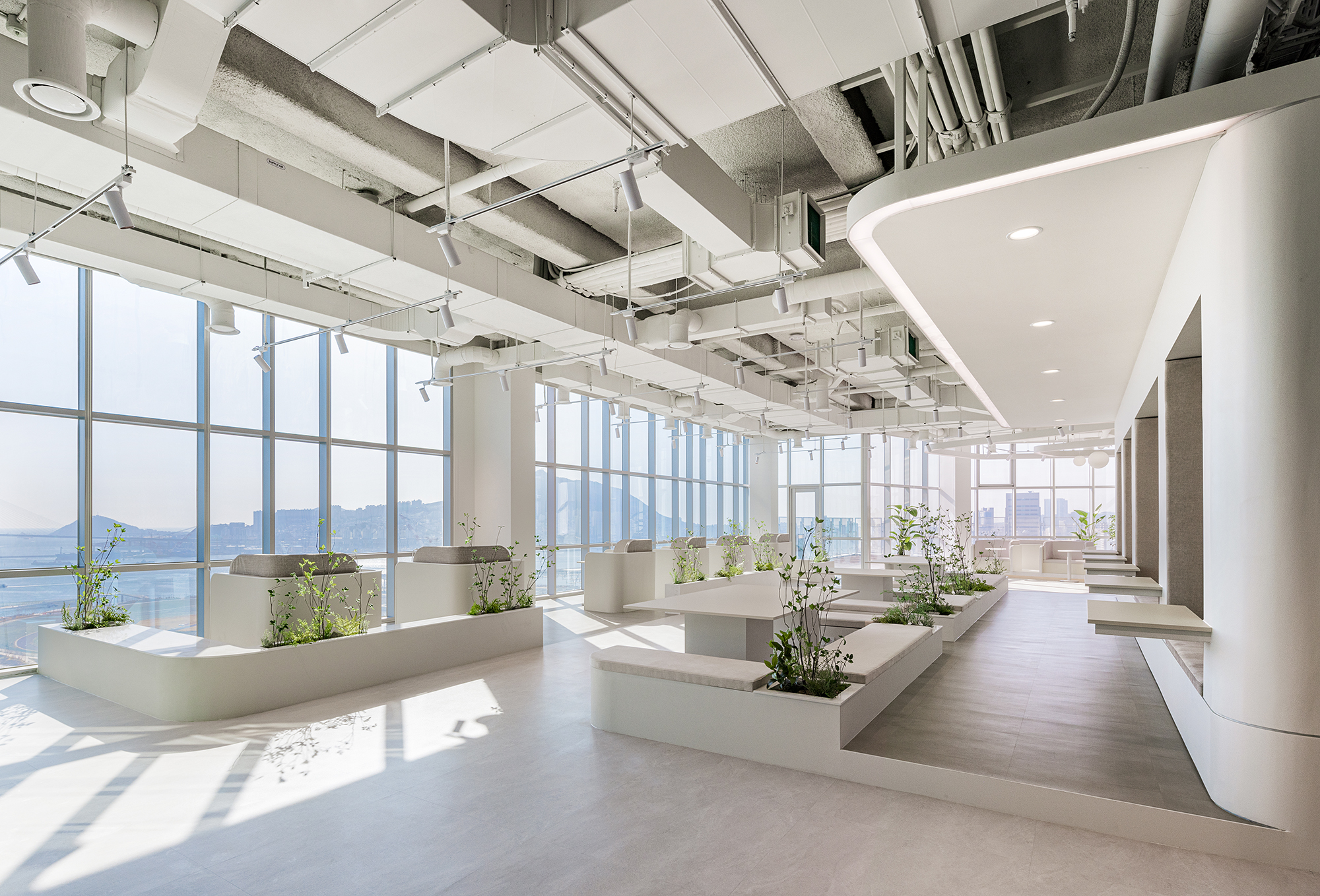 Busan Workation Center - Space for Work & Vacation