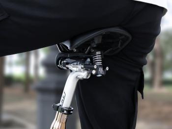 Air Seat - Full-Floating Saddle Suspension System