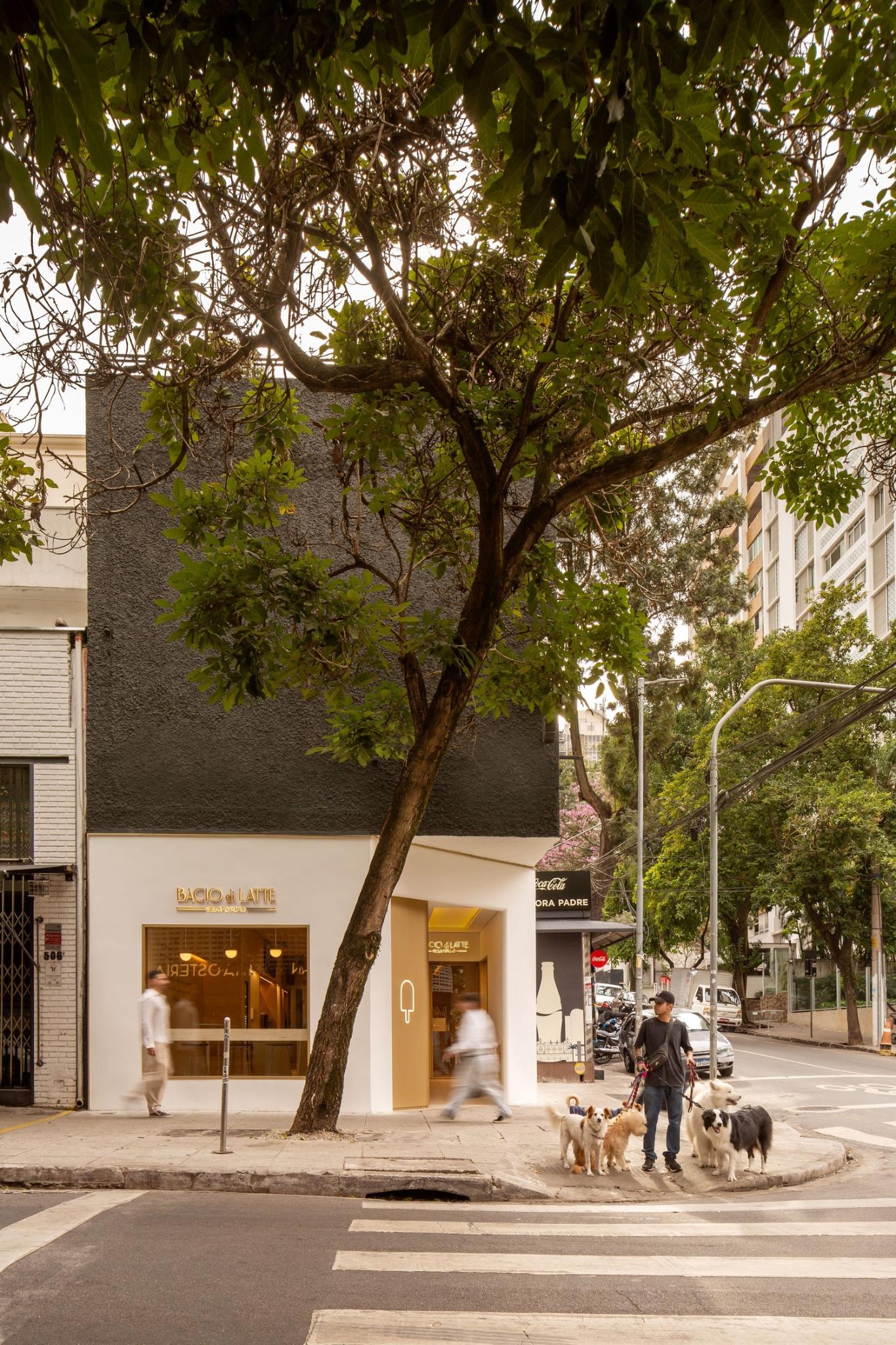 Bacio di Latte Store