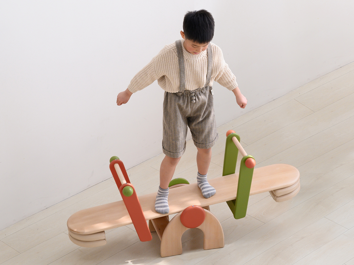 MIRO TEETER -BOARD/BENCH