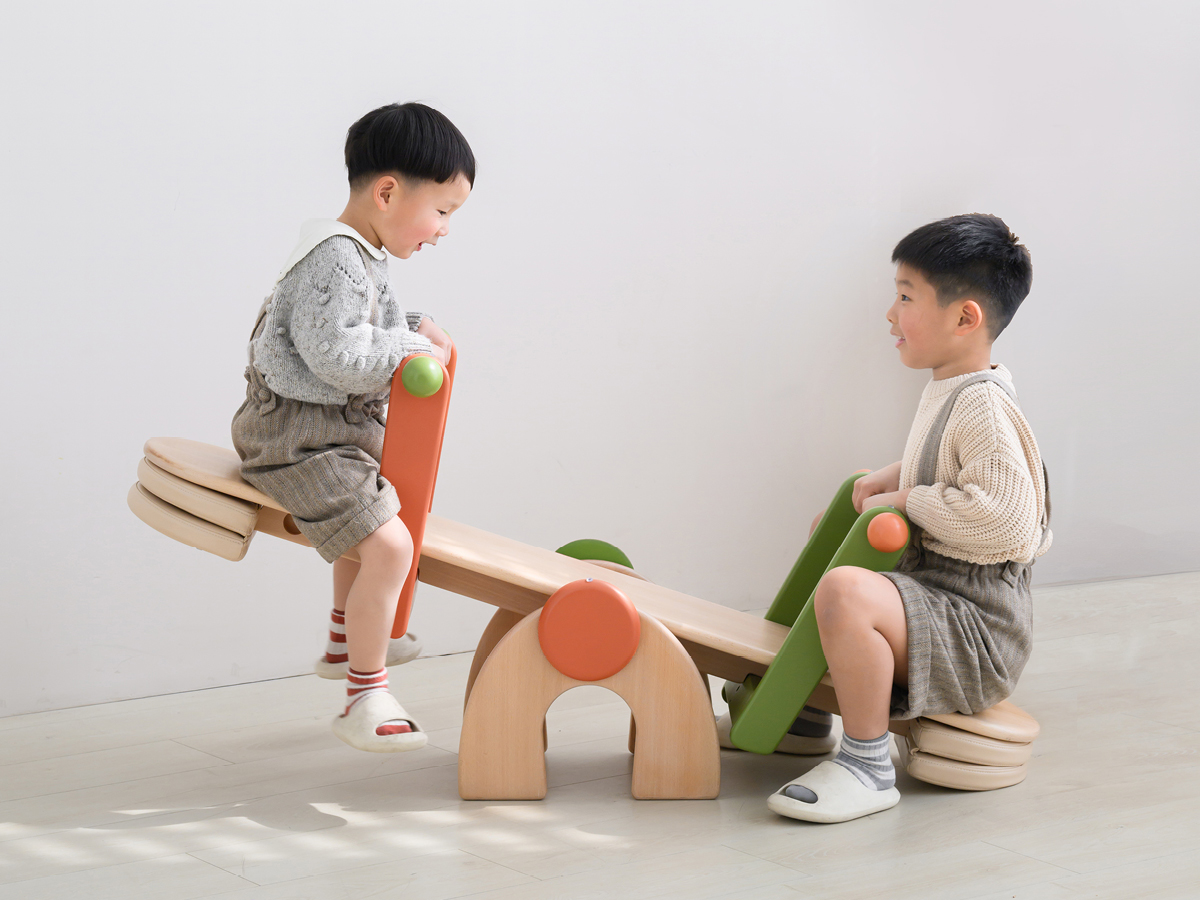 MIRO TEETER -BOARD/BENCH