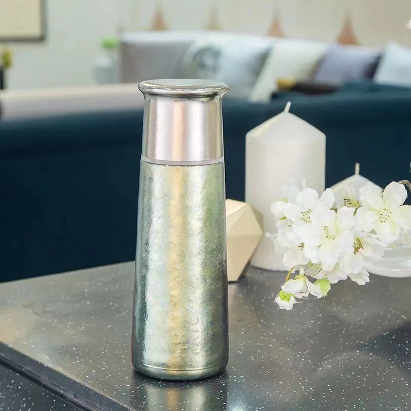 Gem-like Vacuum Titanium Flask