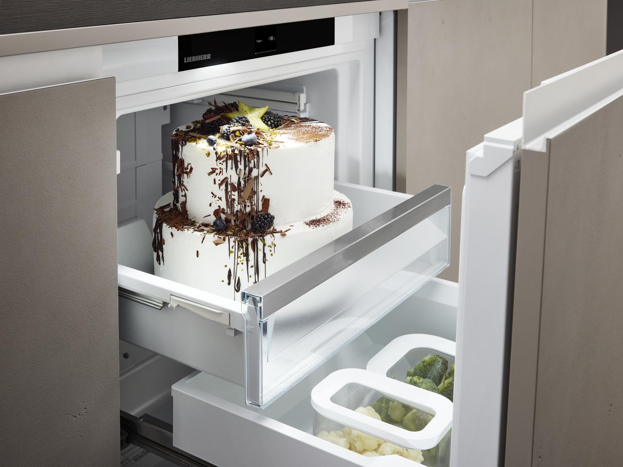 Under counter pull-out fridge and freezer series