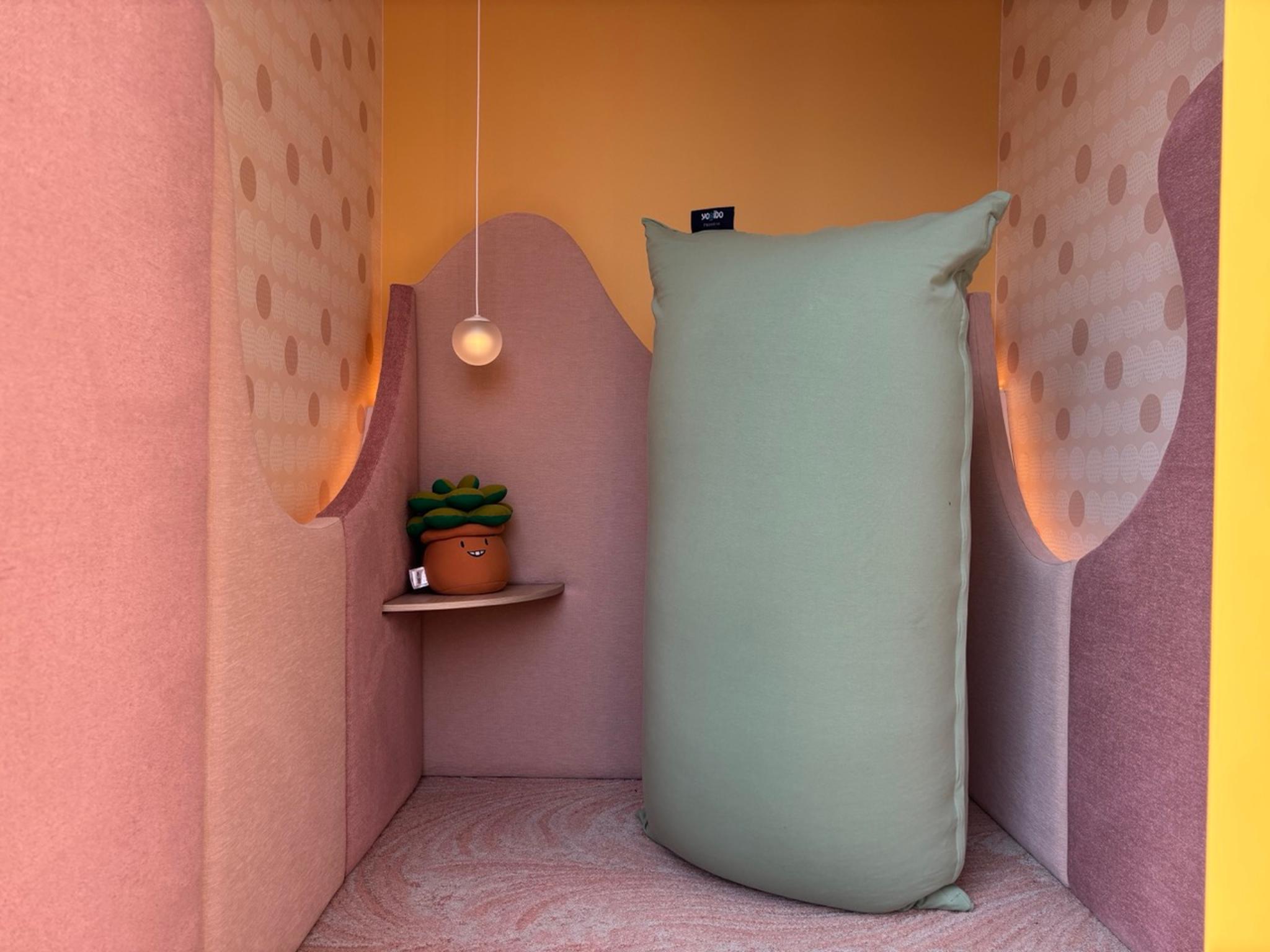 Expo Calm-Down Room "One Tsubo Hug"