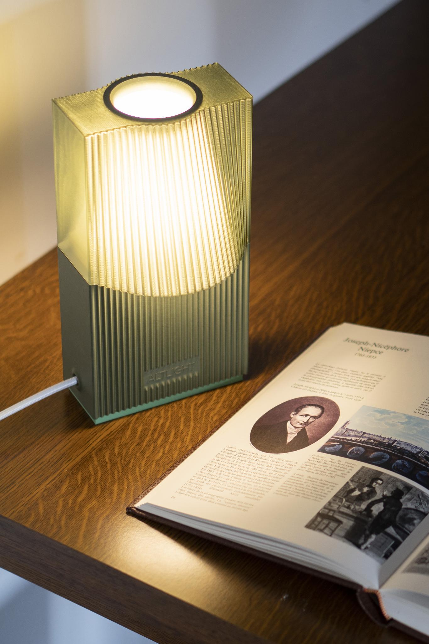 Alt Light M
