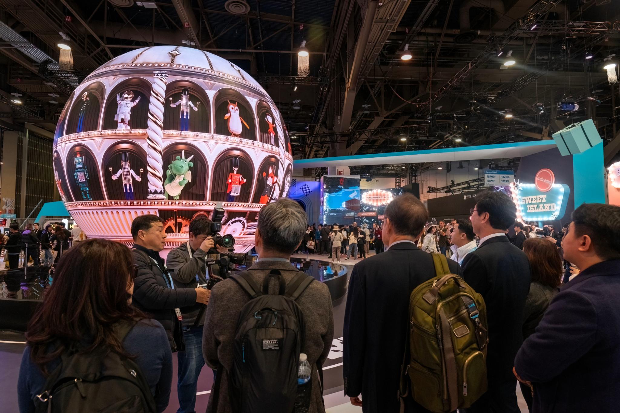 SK Wonder Globe (CES 2024, SK Group Pavilion) / SK