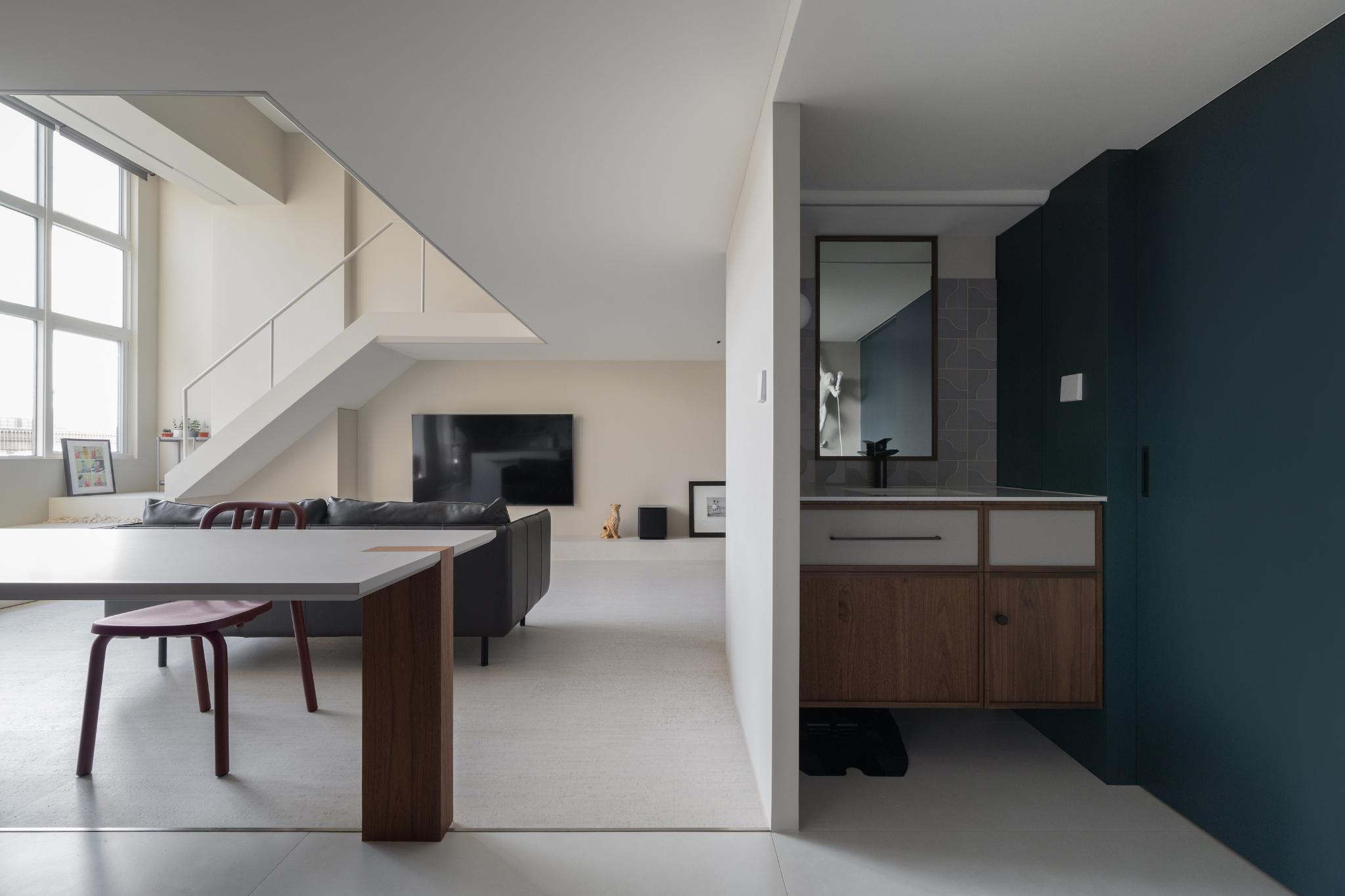 A Home of Intimate Bonds