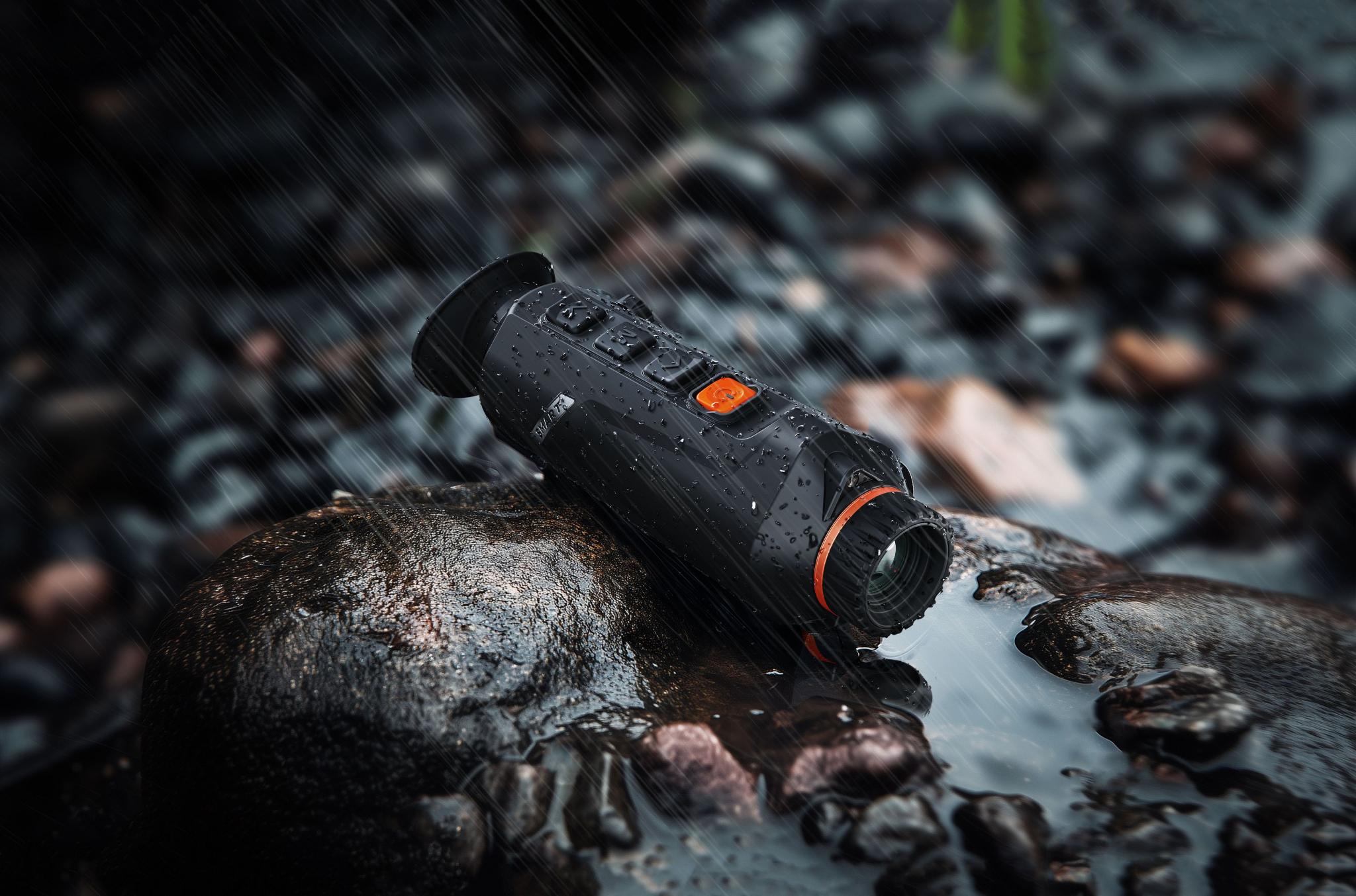SMART Handheld Thermal Imaging Monocular