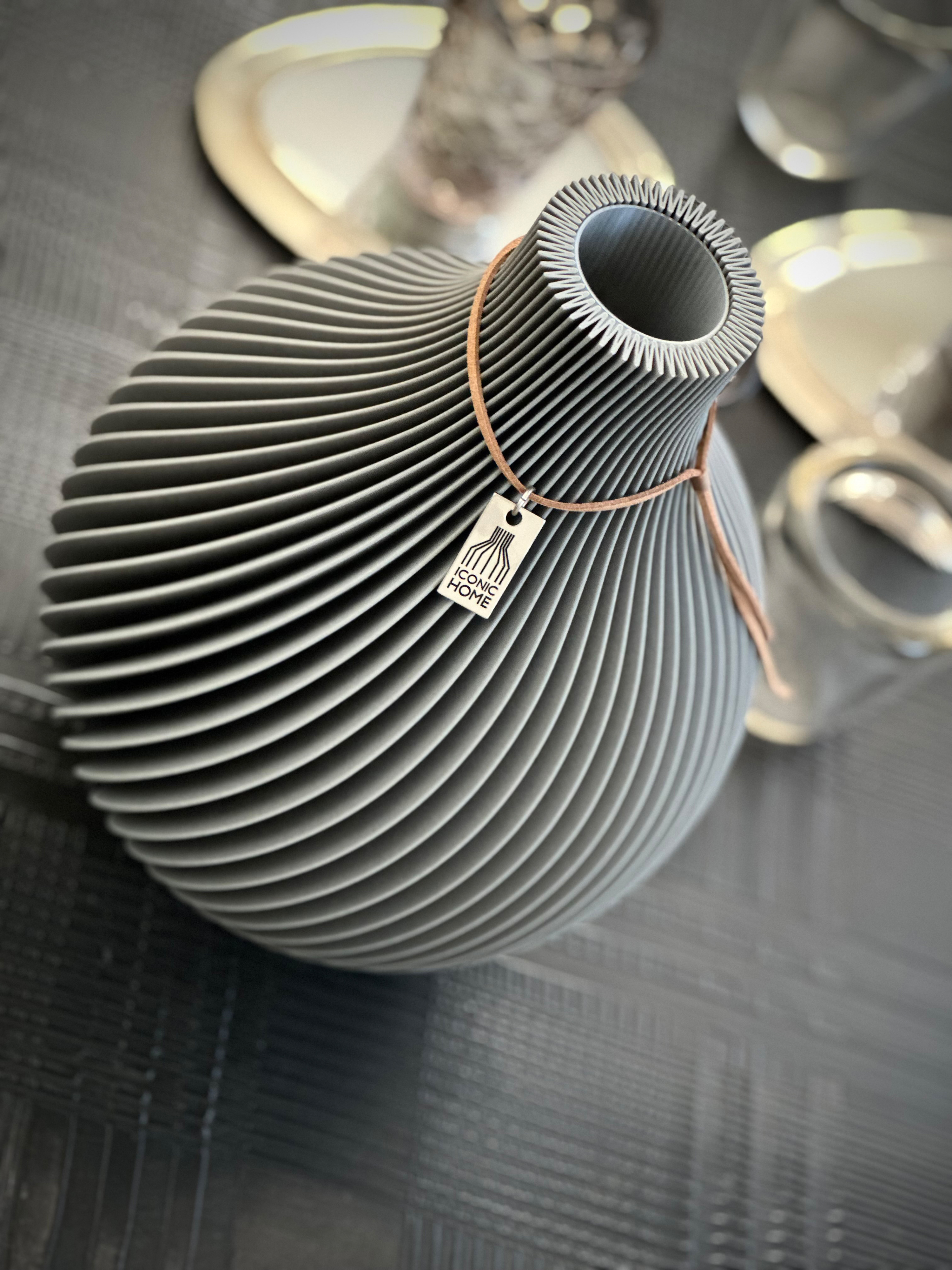 ICONIC HOME Vases Collection