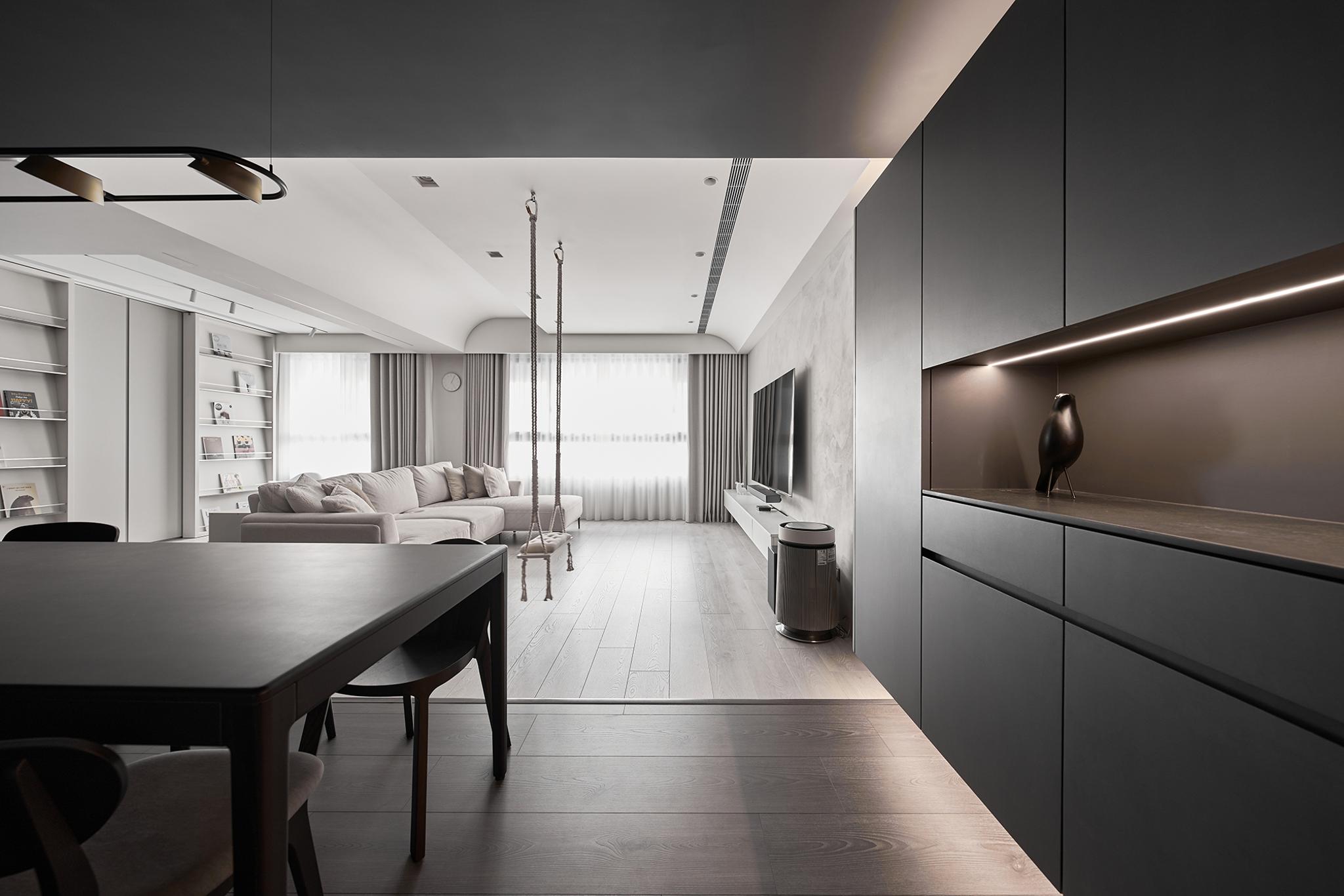 iF Design - A Dialogue in Monochrome