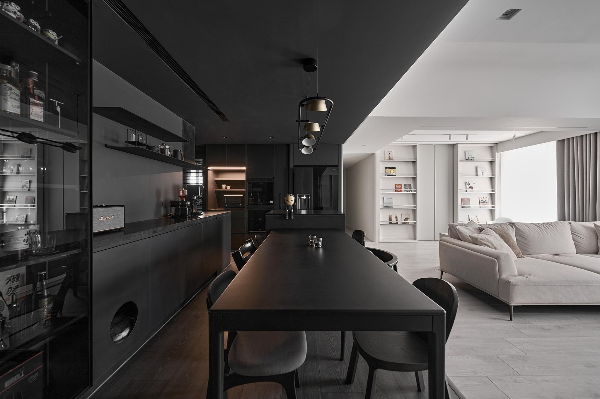 iF Design - A Dialogue in Monochrome