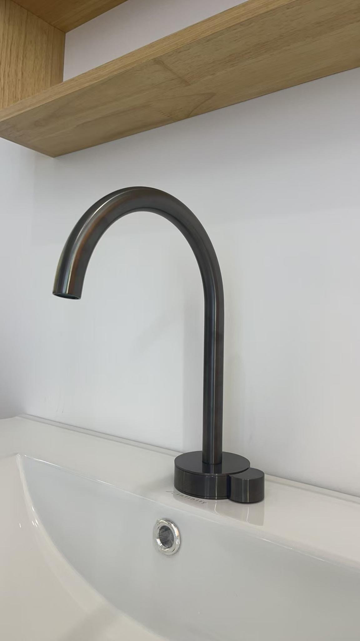 LUNA Washbasin Mixer