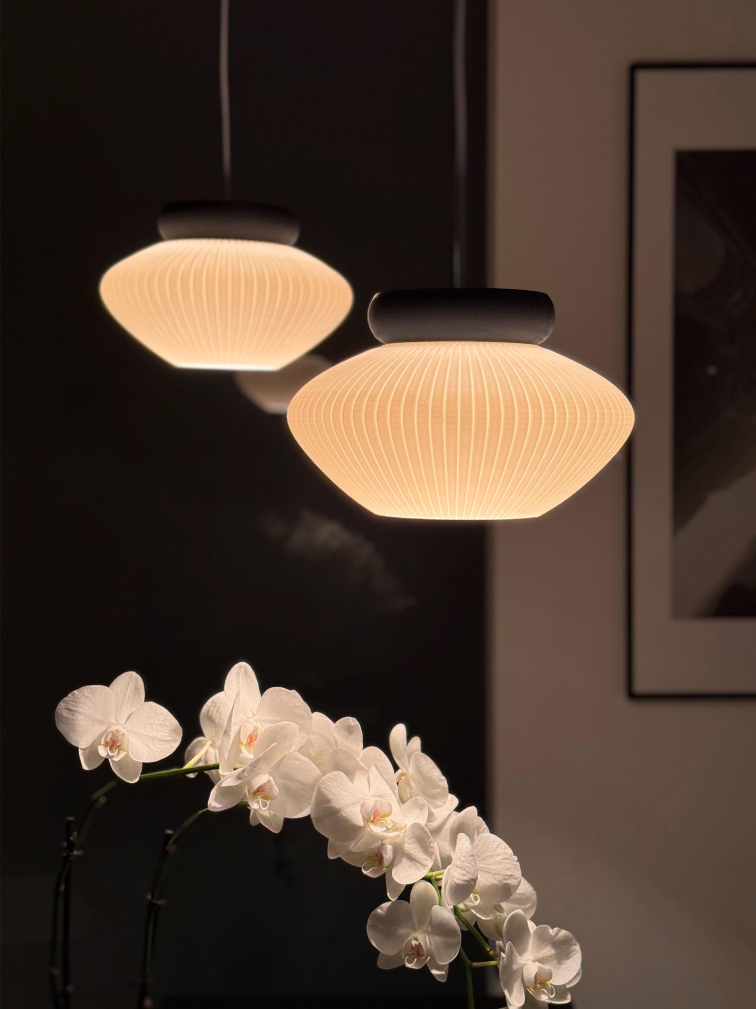 Maju Lily Lamp