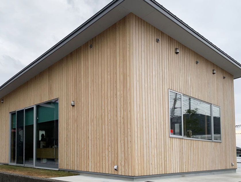 ’’Ow’’ Wood Exterior Wall with M-FECT Coating