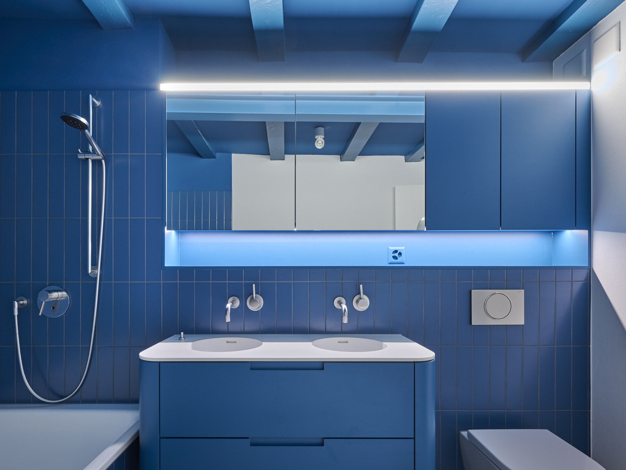 Building Within Existing Fabric: Row House Zurich