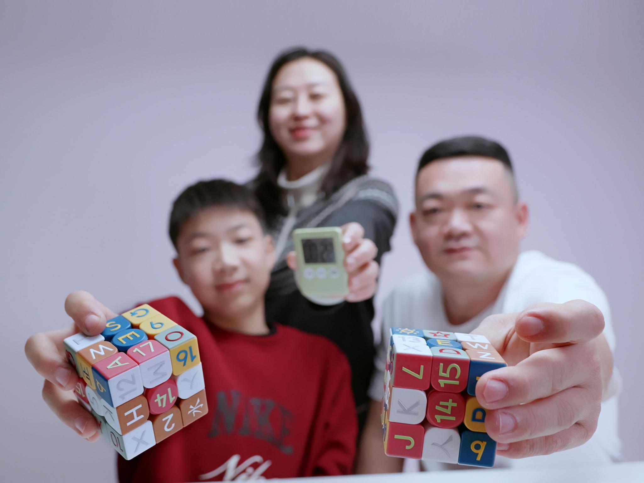 TELEPHYELF   Schulte Magic Cube