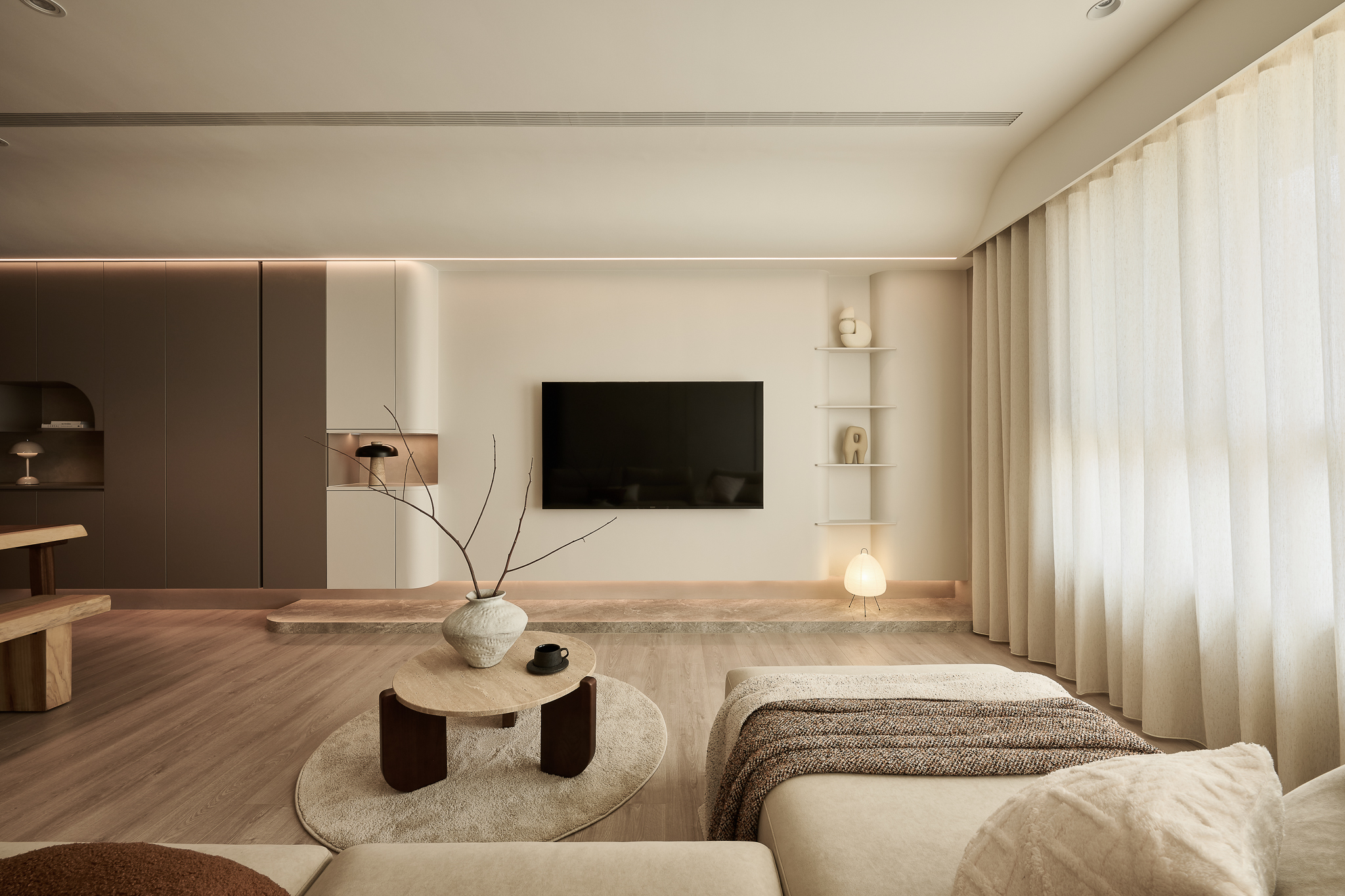 Soft Light & Gentle Mist