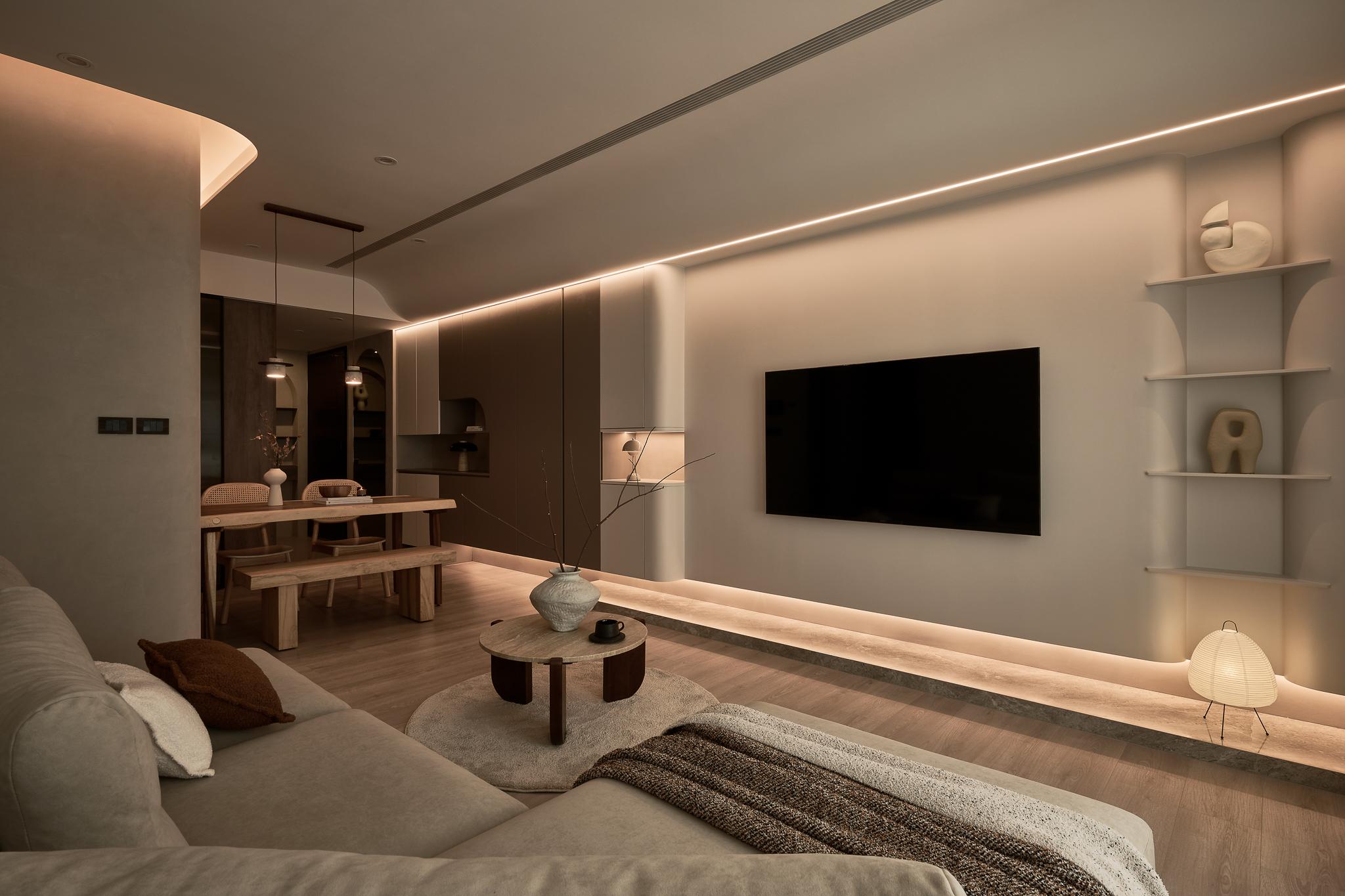 Soft Light & Gentle Mist