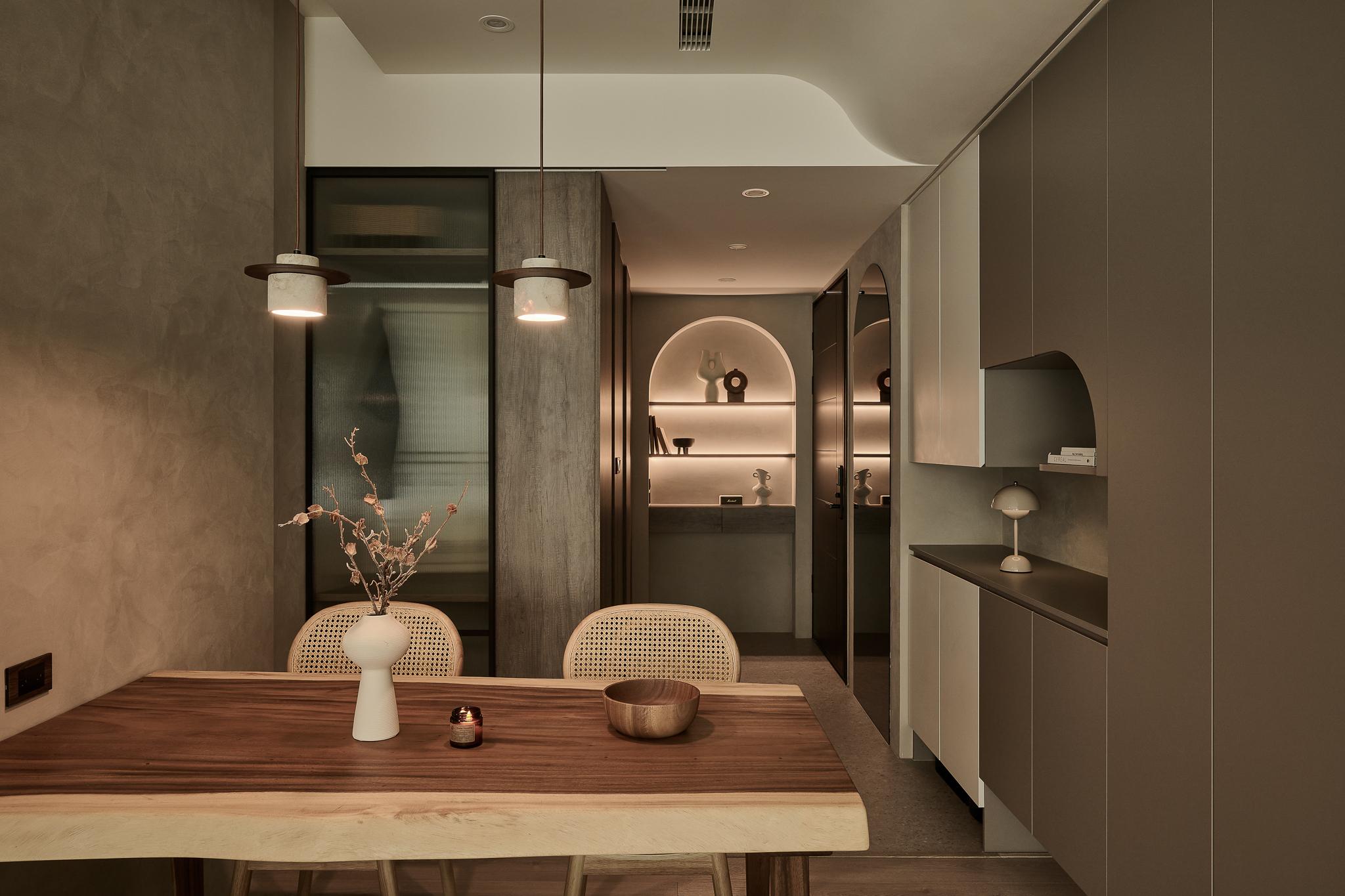 Soft Light & Gentle Mist