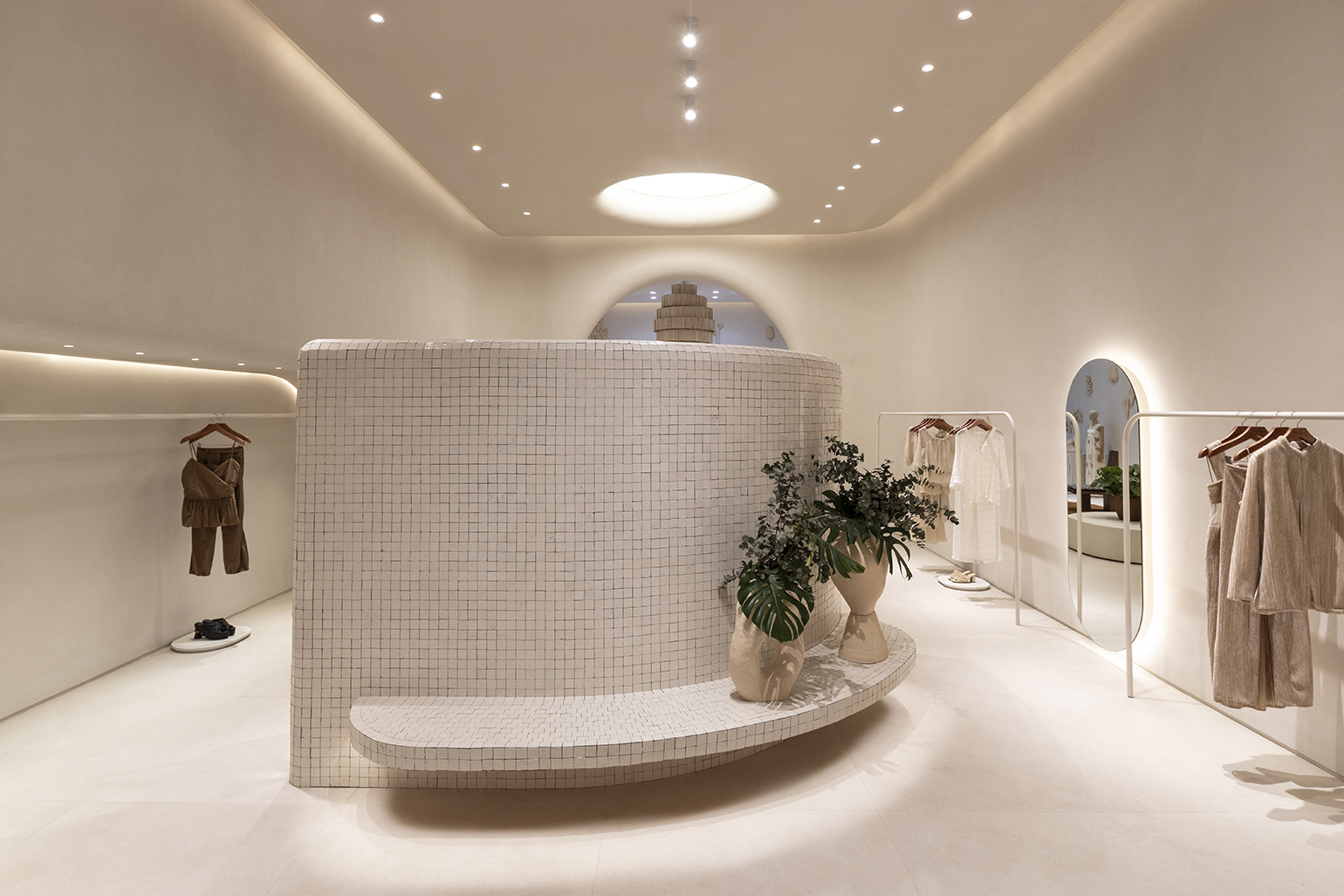 Cris Barros Flagship Store